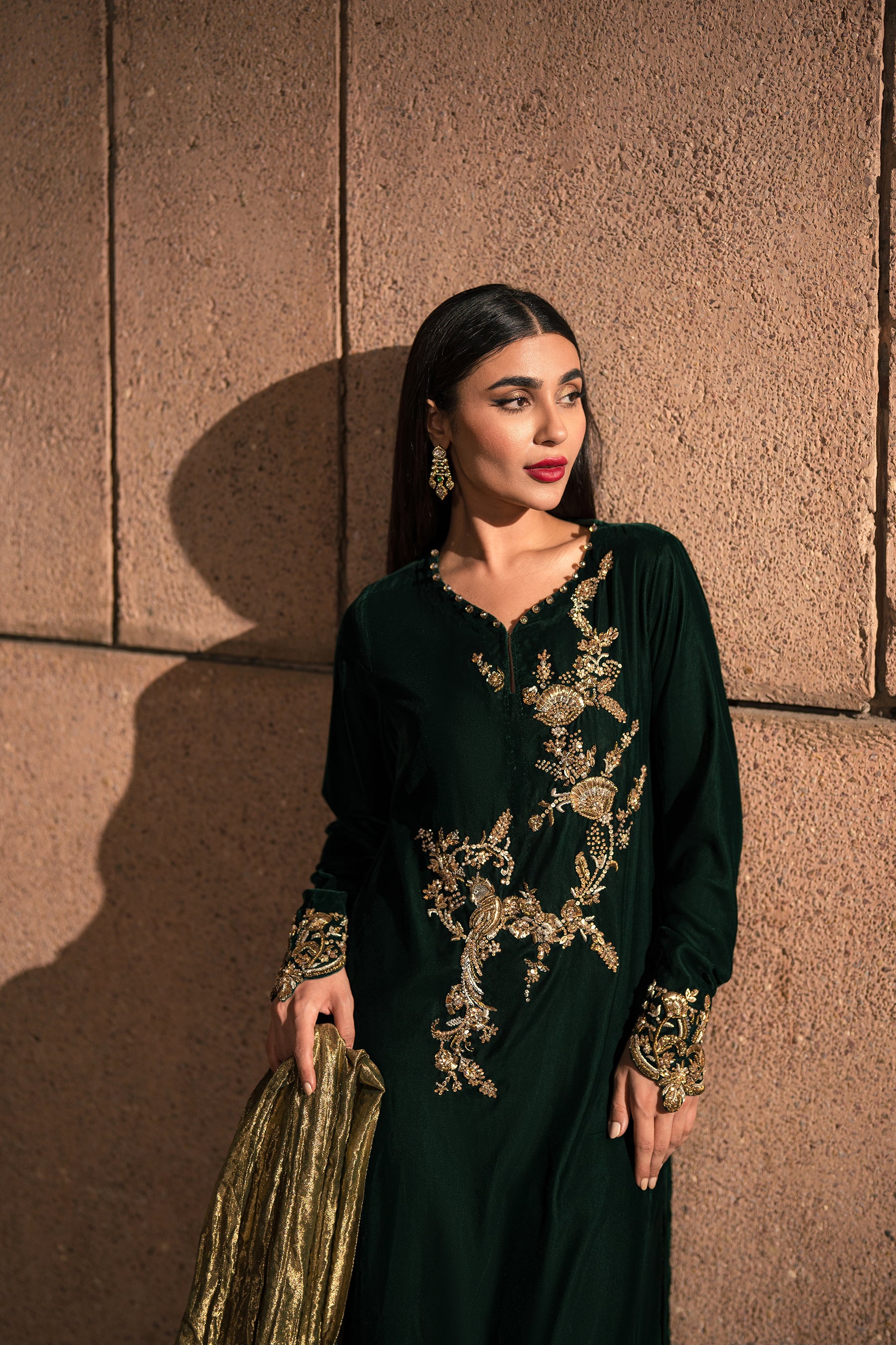 Emerald Green Mukesh Zardozi Velvet Salwar Kameez (3-Piece) - Image 4
