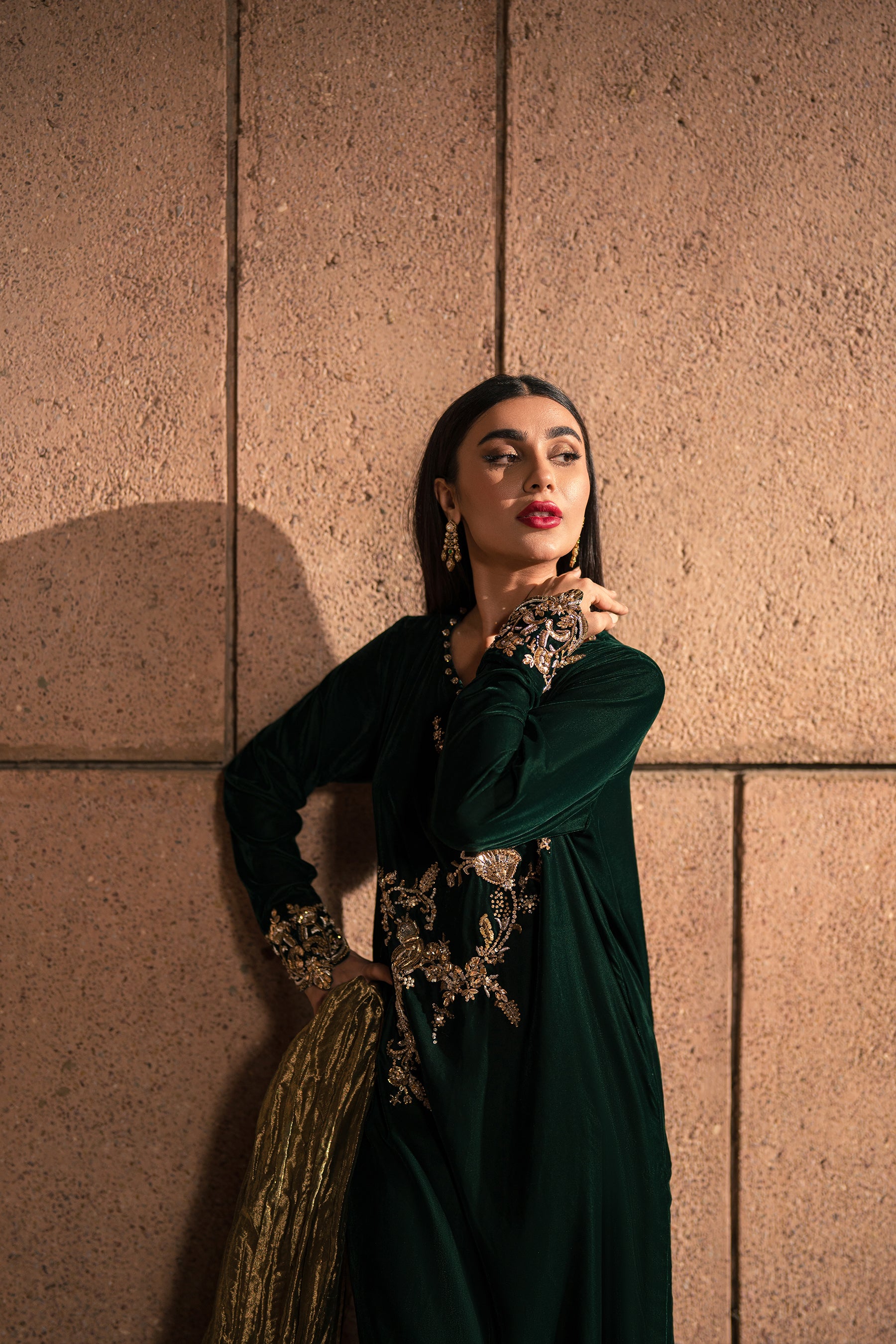 Emerald Green Mukesh Zardozi Velvet Salwar Kameez (3-Piece) - Image 6