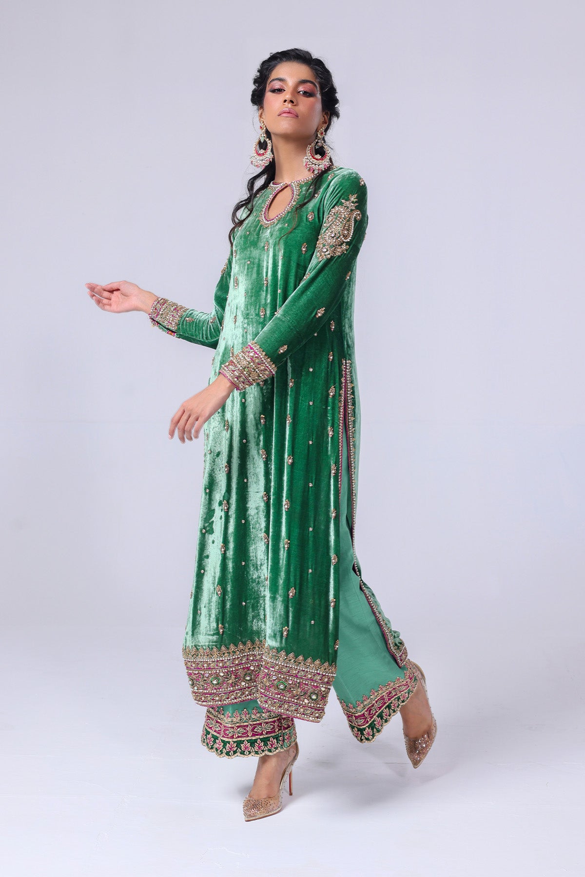 Lush Green Embellished Velvet Salwar Kameez (2-Piece) - Image 3