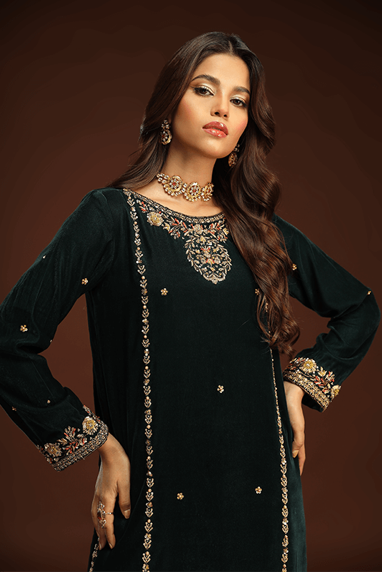 Emerald Green Embroidered Velvet Salwar Kameez (3-Piece) - Image 4
