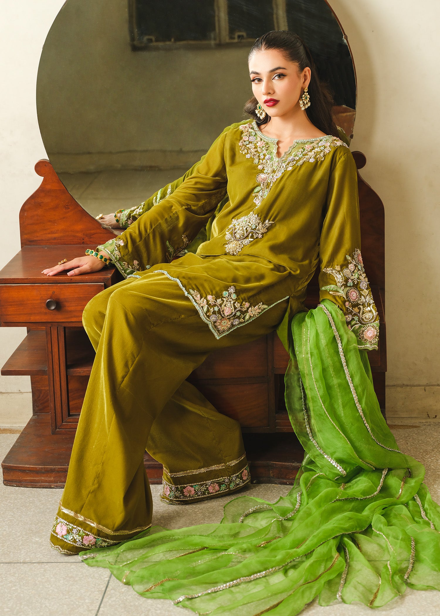 Pakistani Dhani Green Zardozi Velvet Salwar Kameez (3-Piece) - Image 2