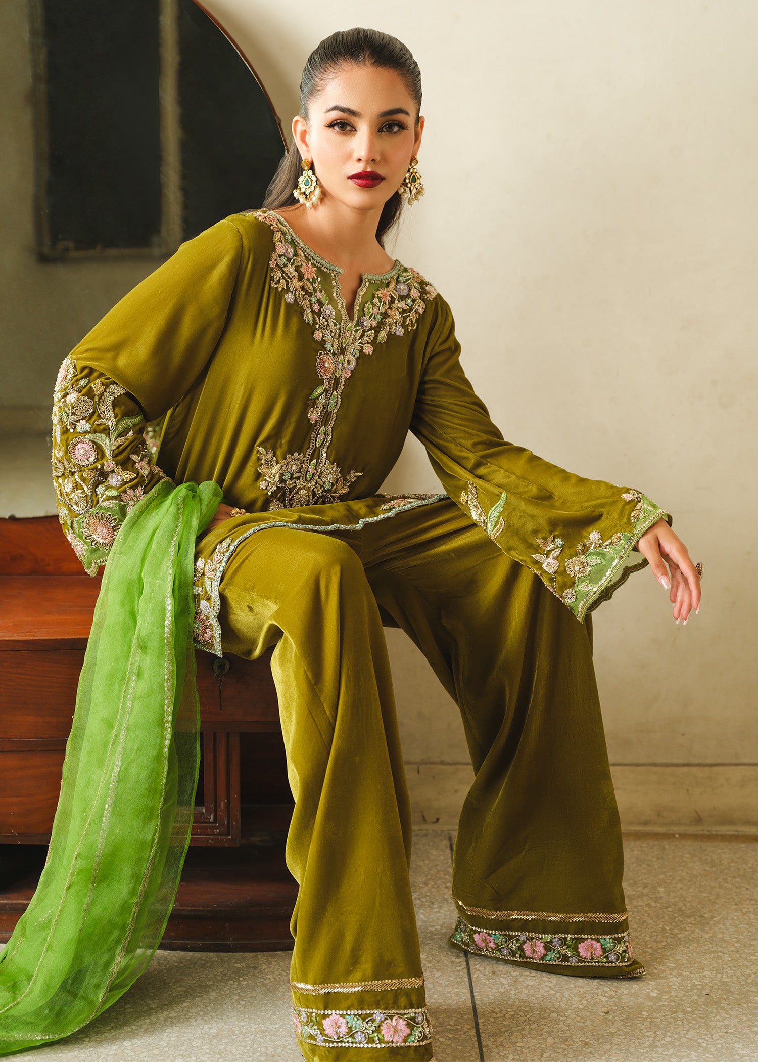 Pakistani Dhani Green Zardozi Velvet Salwar Kameez (3-Piece) - Image 5