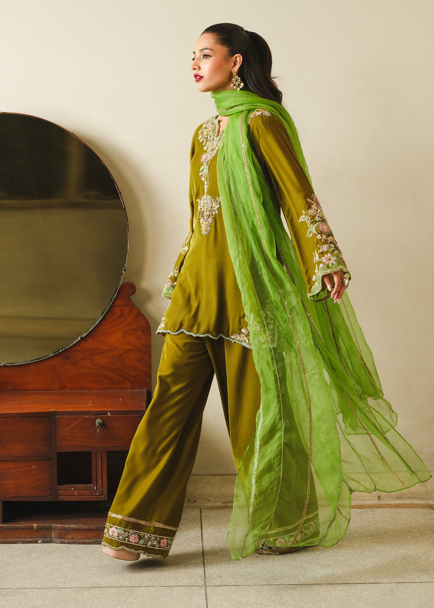 Pakistani Dhani Green Zardozi Velvet Salwar Kameez (3-Piece) - Image 7