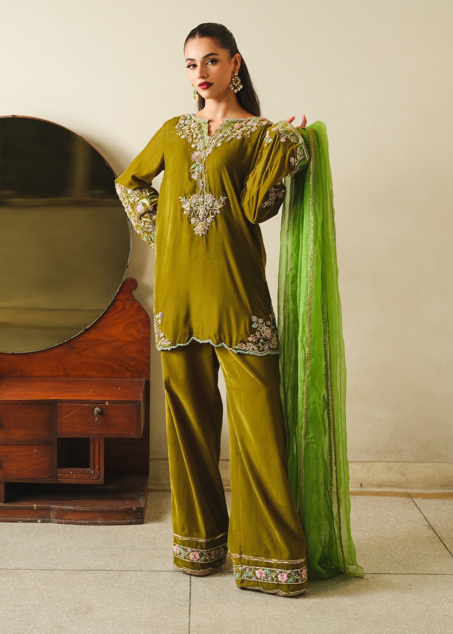 Pakistani Dhani Green Zardozi Velvet Salwar Kameez (3-Piece) - Image 8