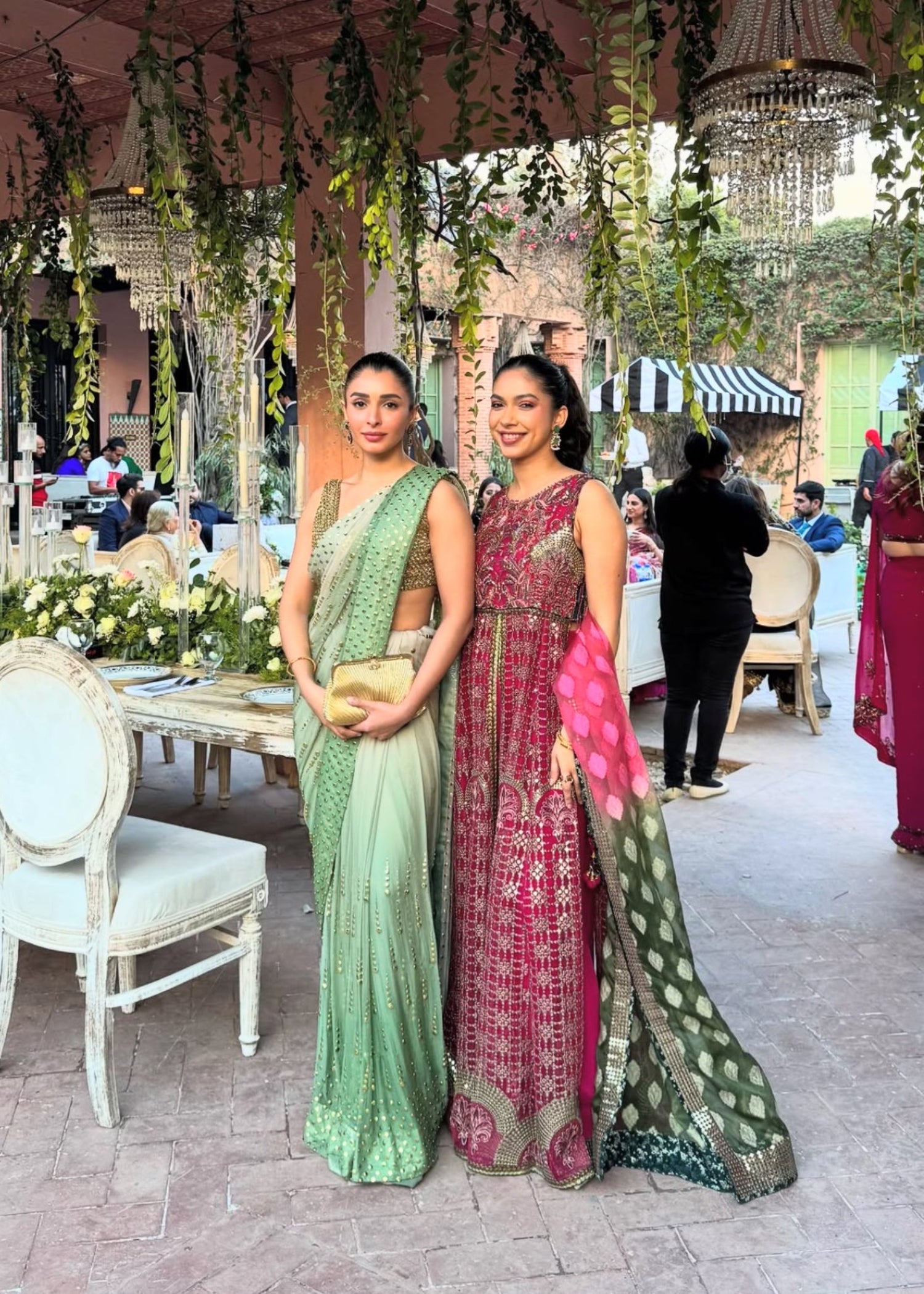 Porcelain to Seafoam Green Embellished Chiffon Saree (2-Piece) - Image 5