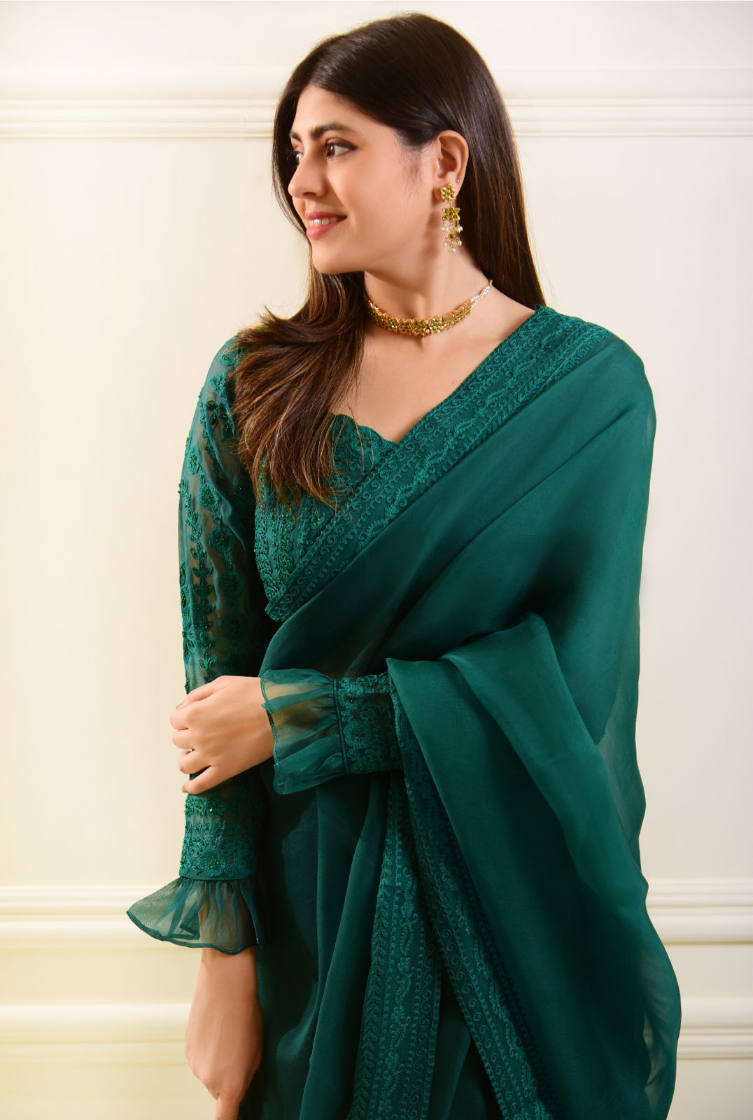 Pakistani Poison Green Hand Ari Embroidered Pure Organza Saree (2-Piece) - Image 1