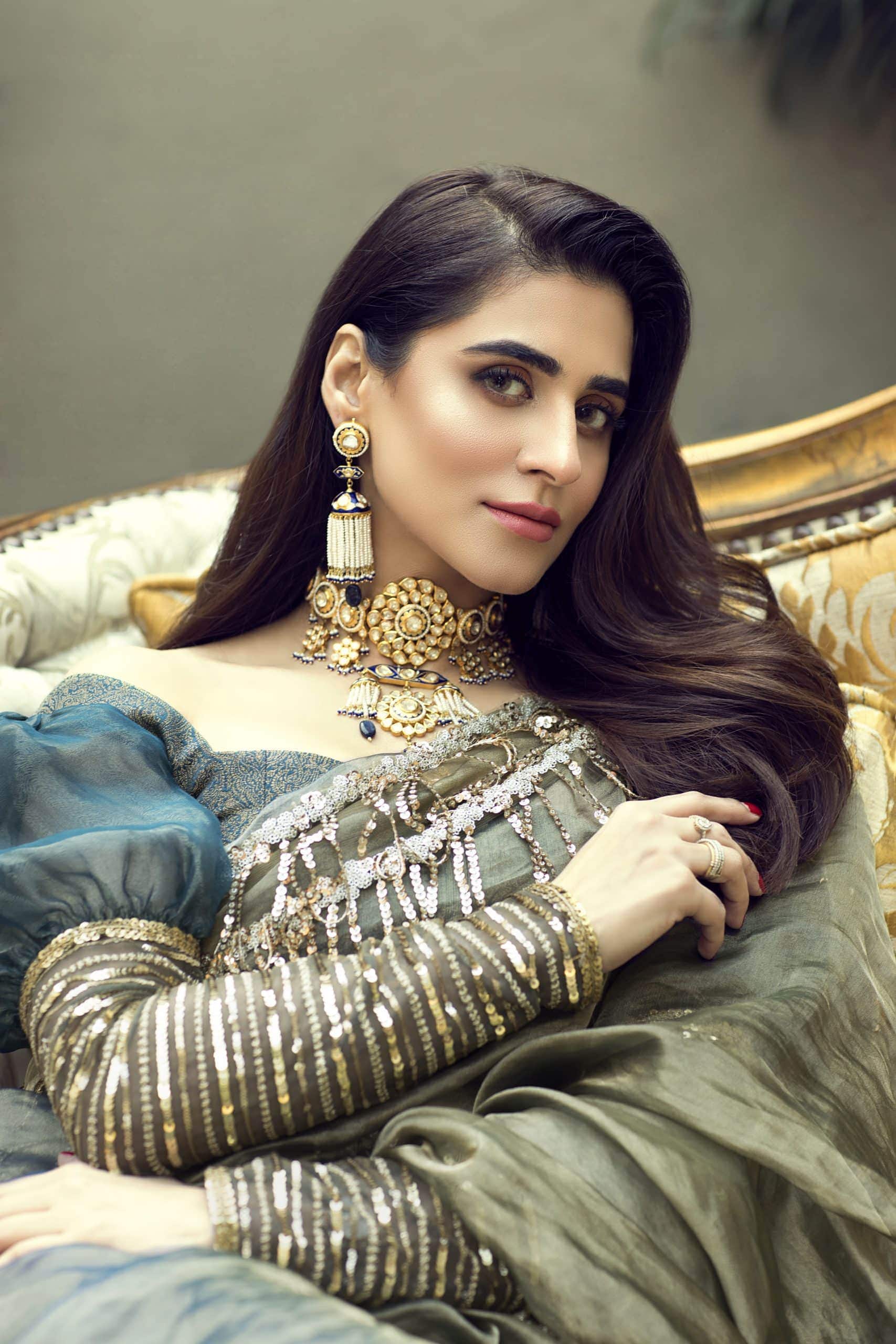 Olive Sequin Fringe Organza Saree (2-Piece) - Image 5