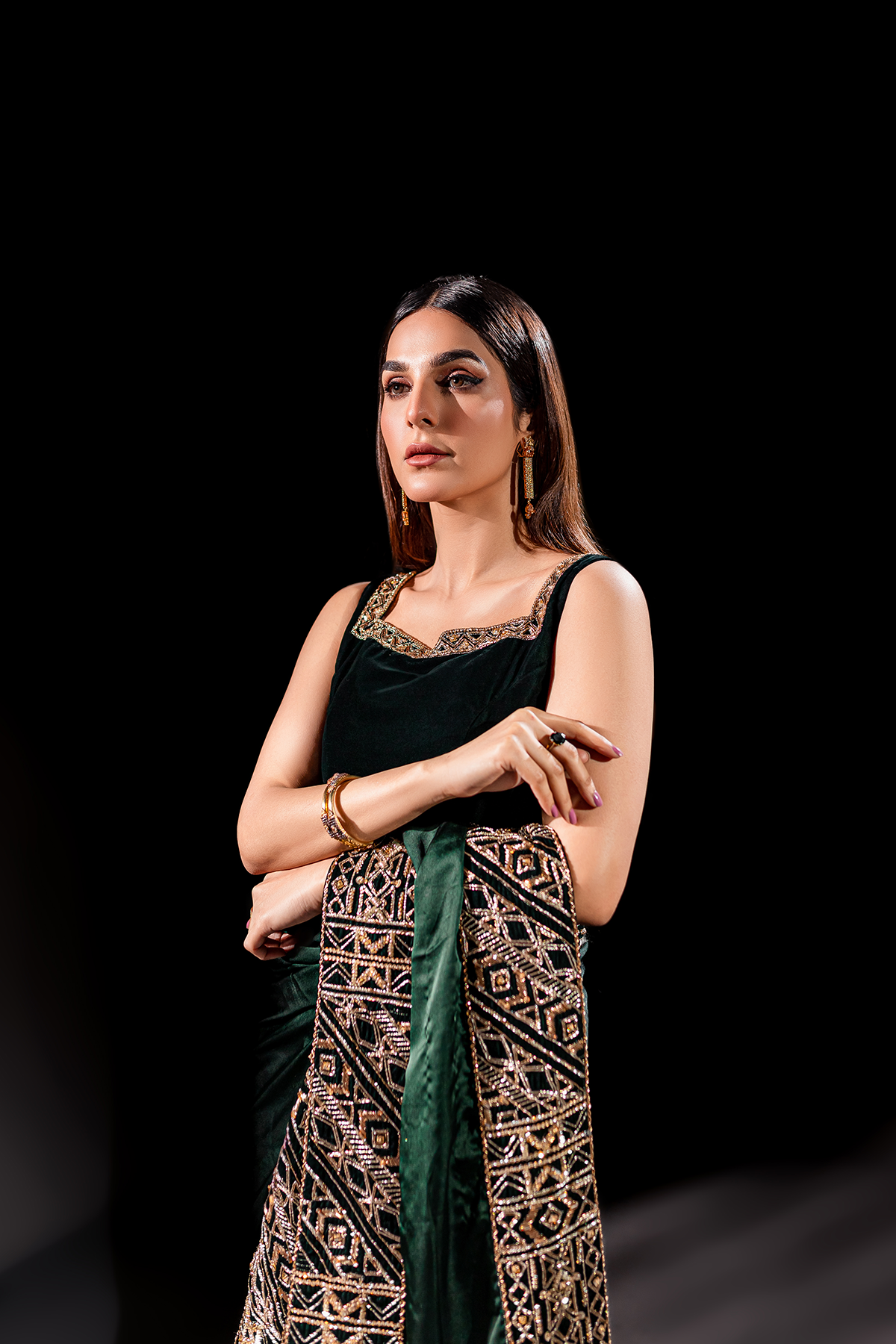 Emerald Green Zardozi Silk Saree (2-Piece) - Image 10