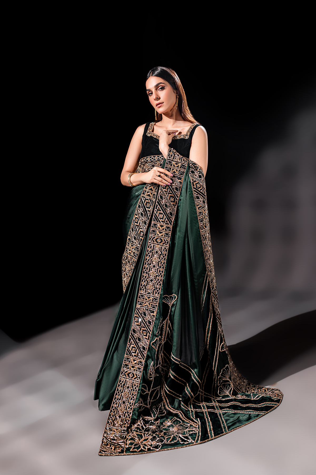 Emerald Green Zardozi Silk Saree (2-Piece) - Image 11