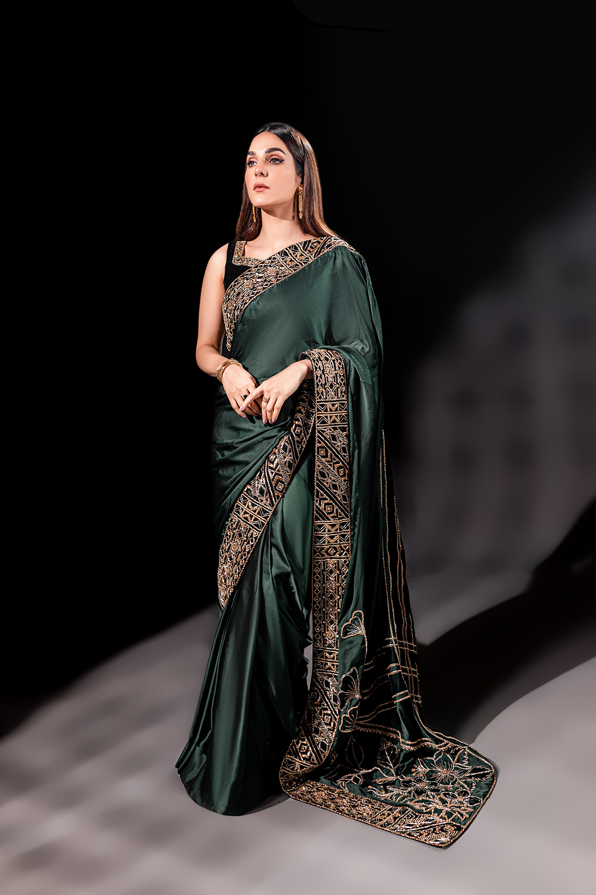 Emerald Green Zardozi Silk Saree (2-Piece) - Image 6