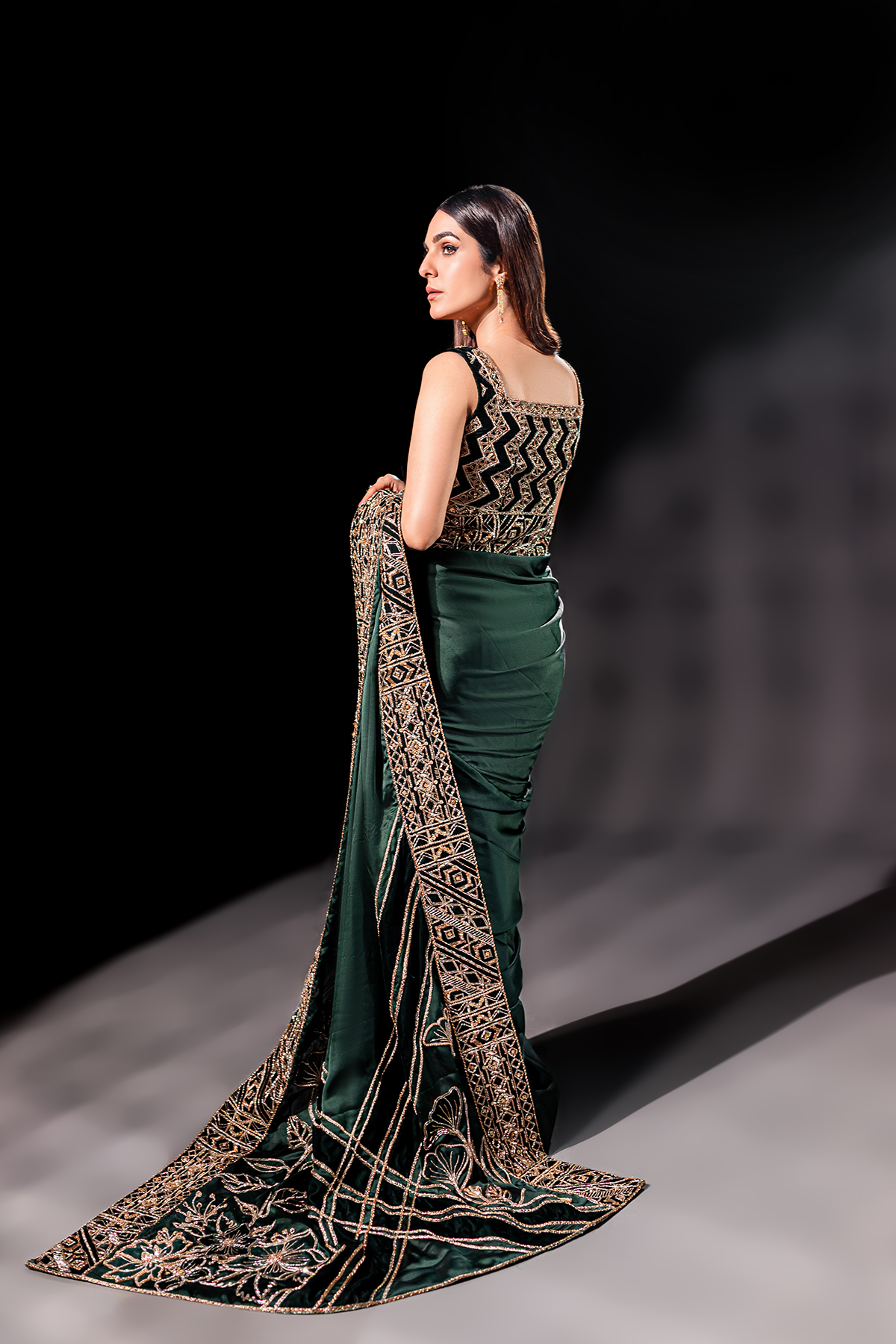 Indian Emerald Green Zardozi Silk Saree (2-Piece) - Image 2