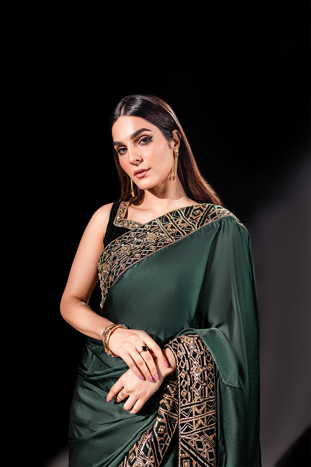 Indian Emerald Green Zardozi Silk Saree (2-Piece) - Image 5