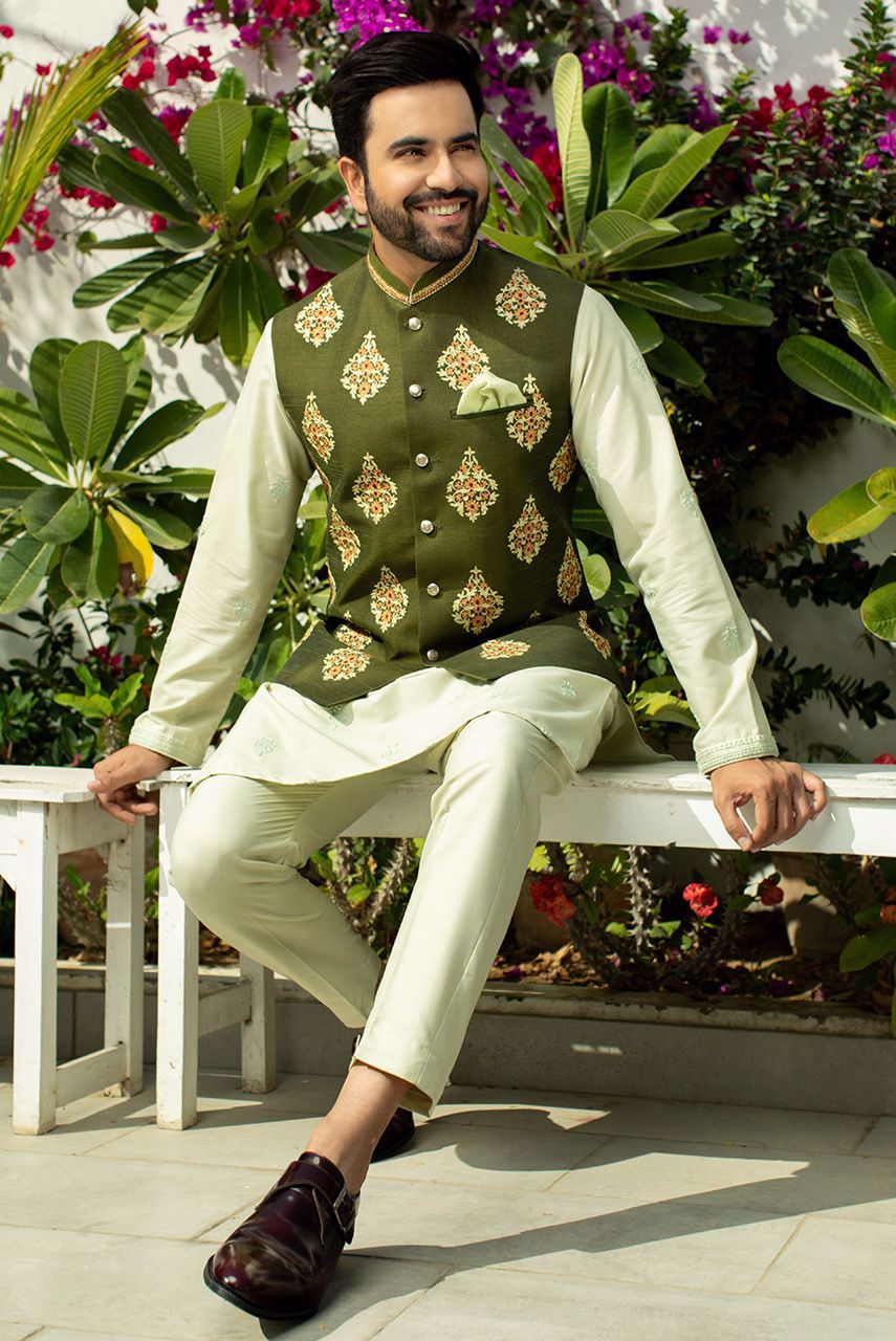 Pastel Green Embroidered Cotton Silk Waistcoat Kurta (3-Piece) - Image 2