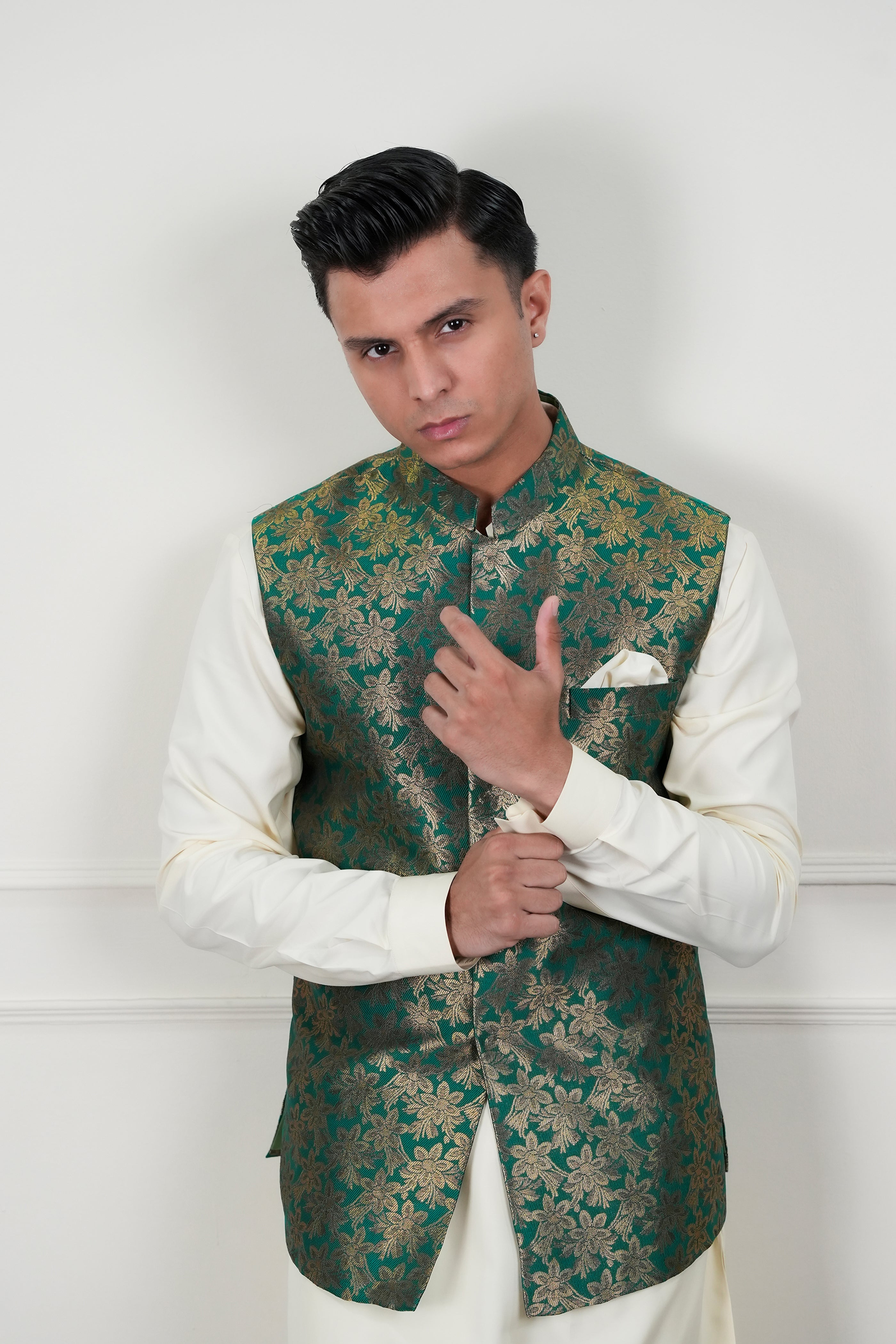 Green Multi-Colour Jamawar Waistcoat Kurta (3-Piece) - Image 3