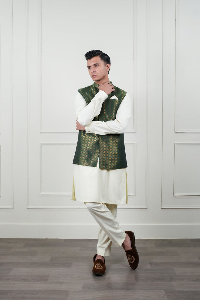 Emerald Green Zari Jamawar Waistcoat Kurta (3-Piece) - Image 1
