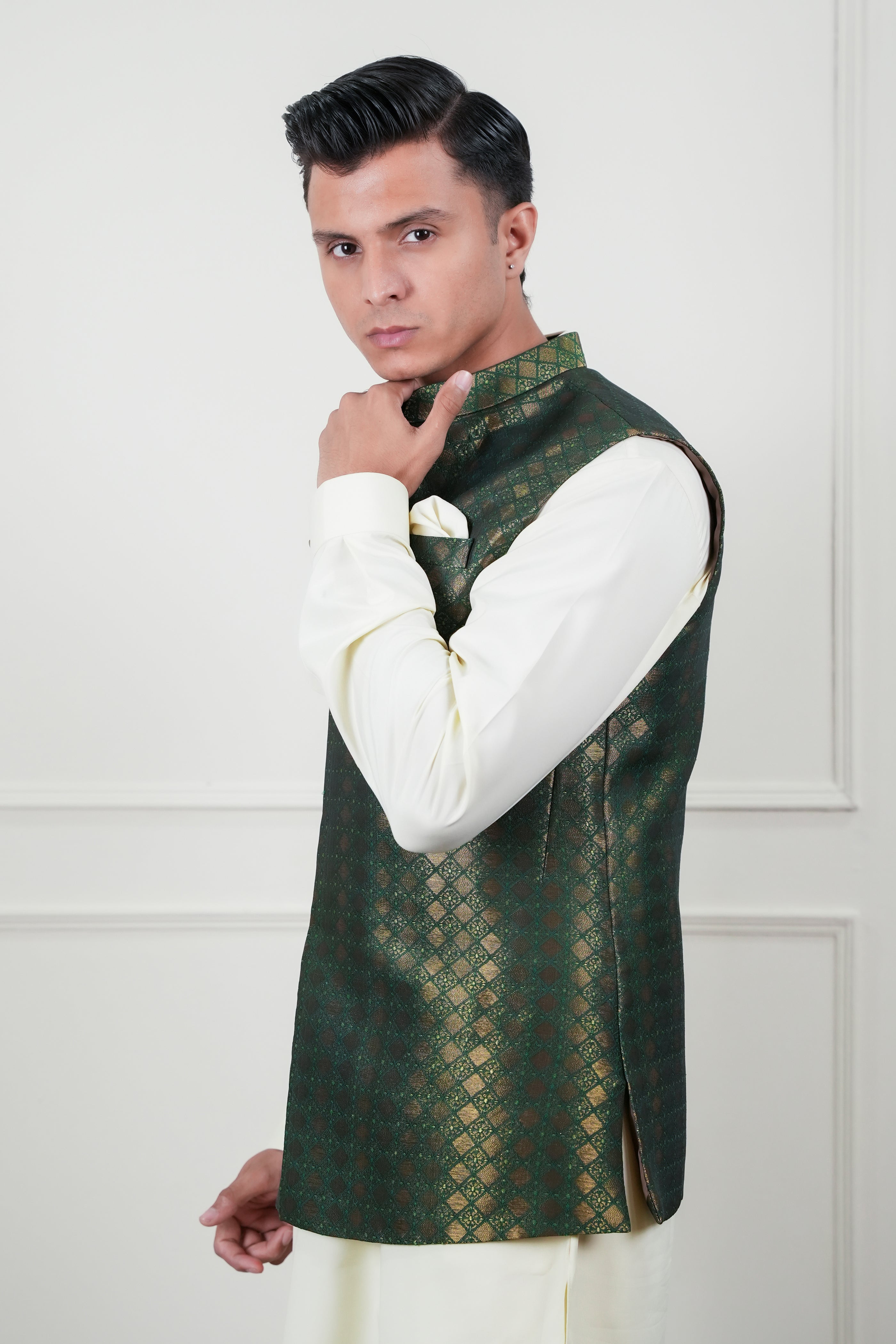 Emerald Green Zari Jamawar Waistcoat Kurta (3-Piece) - Image 7