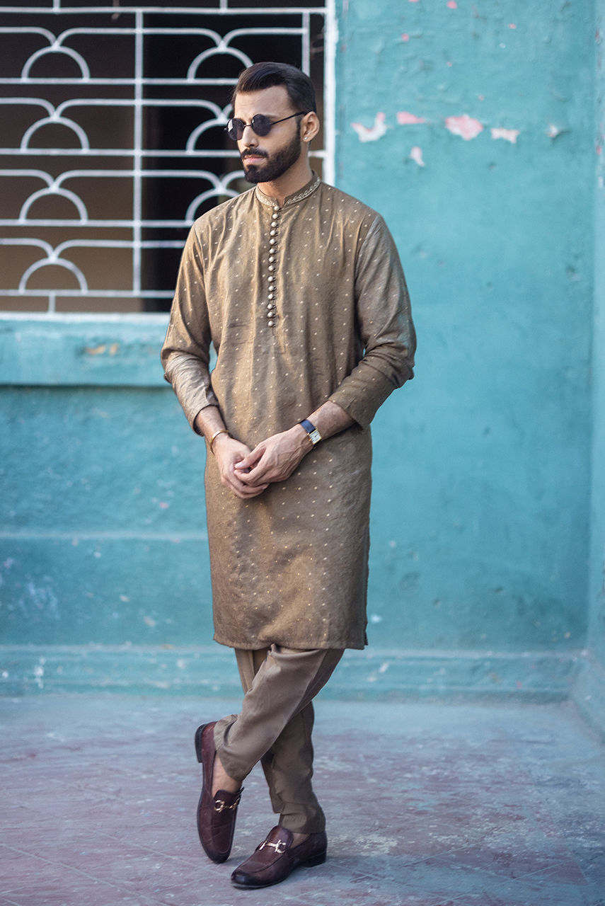 Mehndi Green Embroidered Raw Silk Waistcoat Kurta (3-Piece) - Image 3