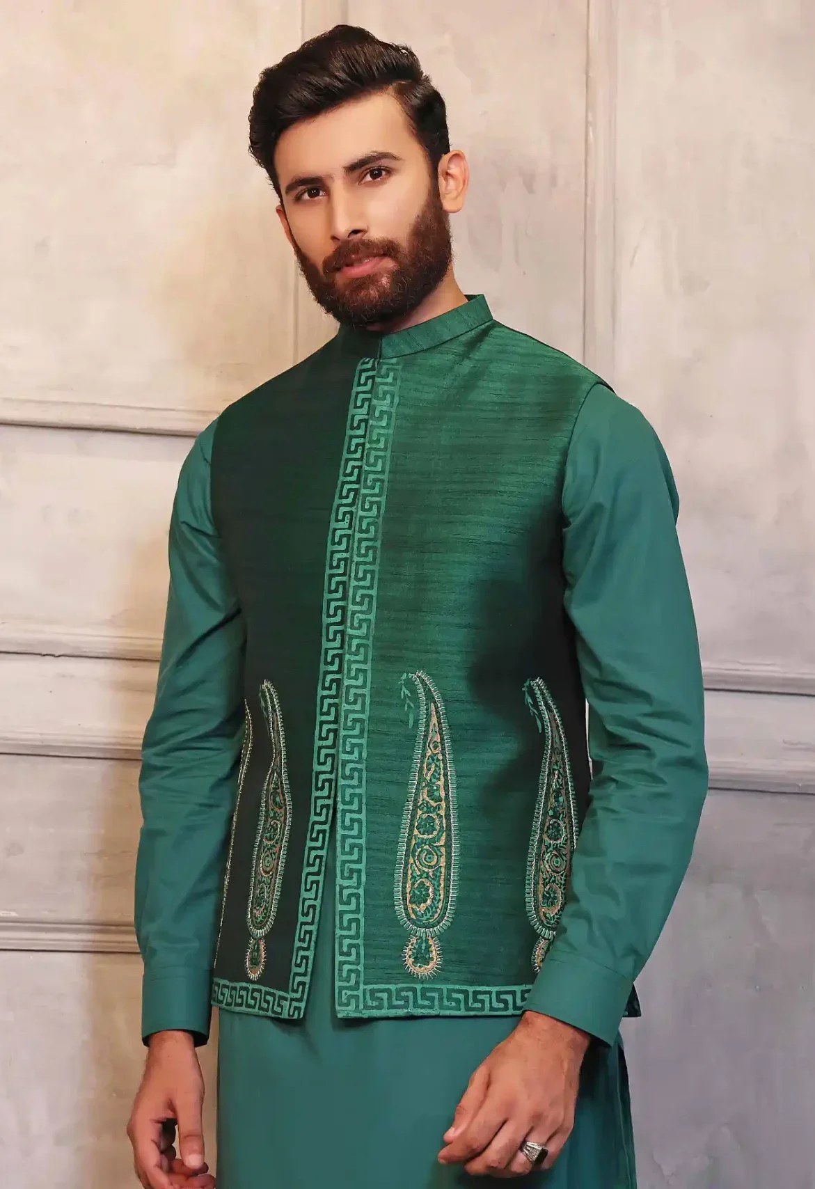 Castleton Green Embroidered Silk-Blend Waistcoat (3-Piece) - Image 1