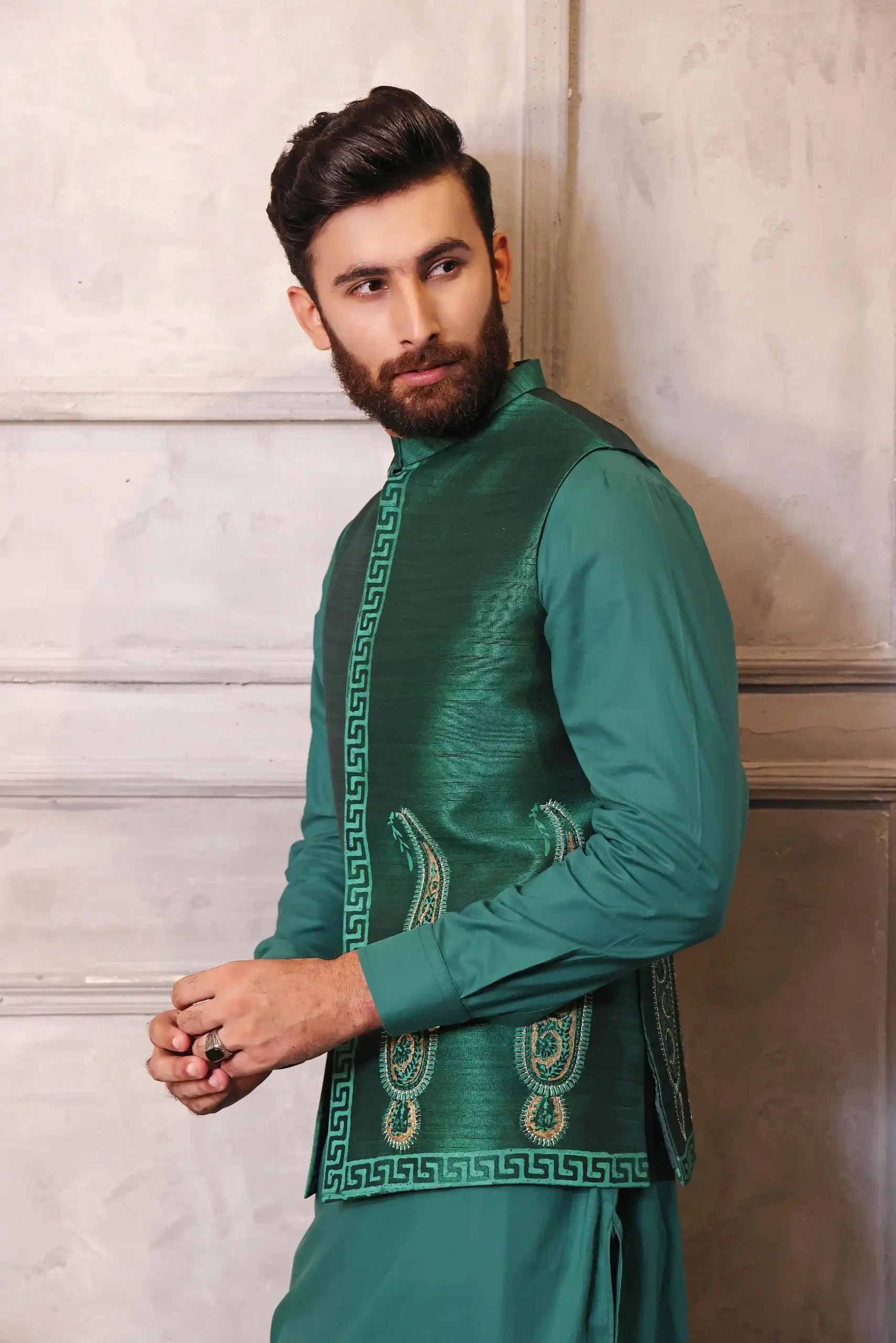 Castleton Green Embroidered Silk-Blend Waistcoat (3-Piece) - Image 3