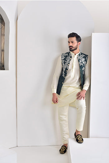 Deep Green Silver Embroidered Silk-Blend Waistcoat Kurta (3-Piece) - Image 2