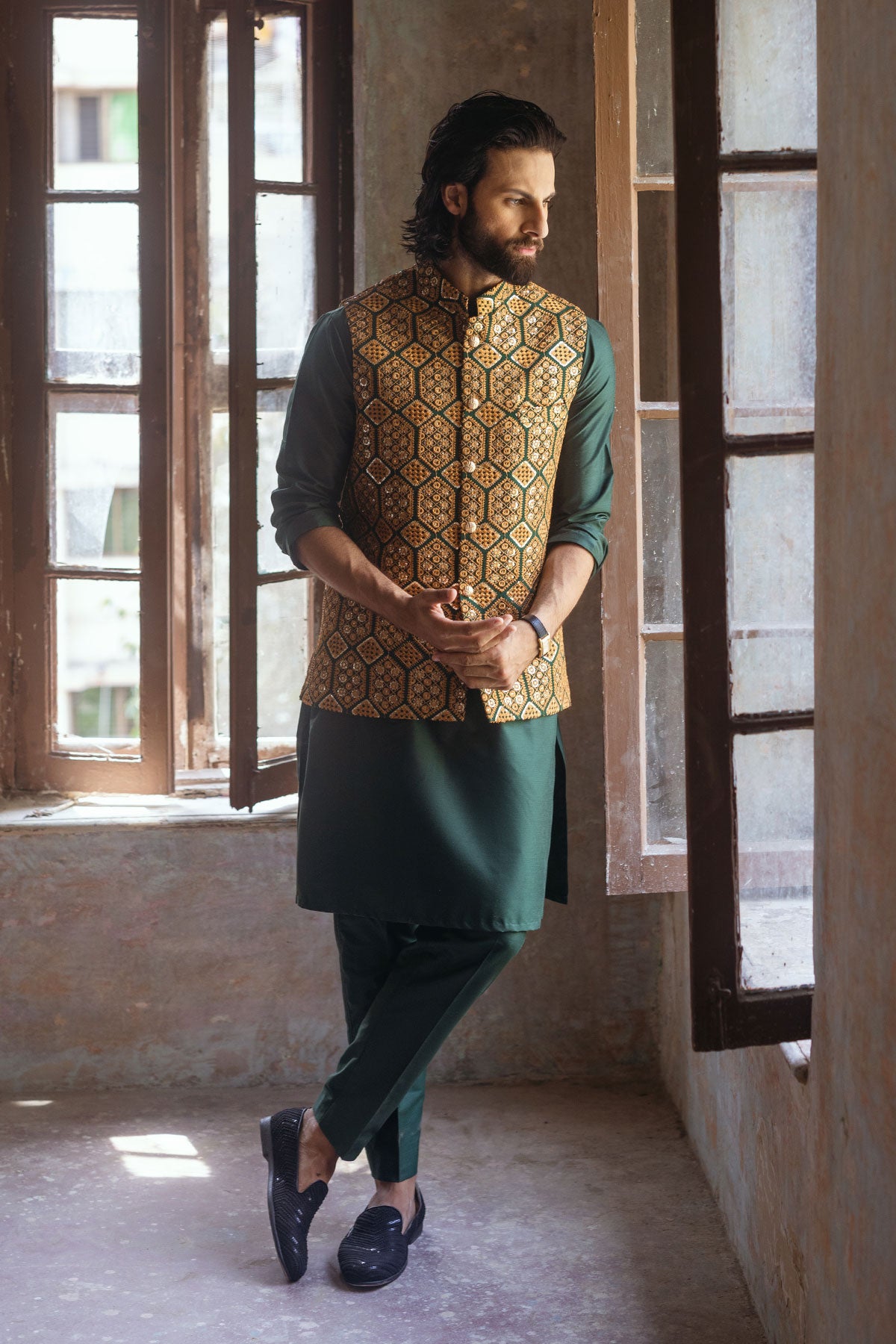 Emerald Green Geometric Embroidered Silk-Blend Waistcoat (2-Piece) - Image 2
