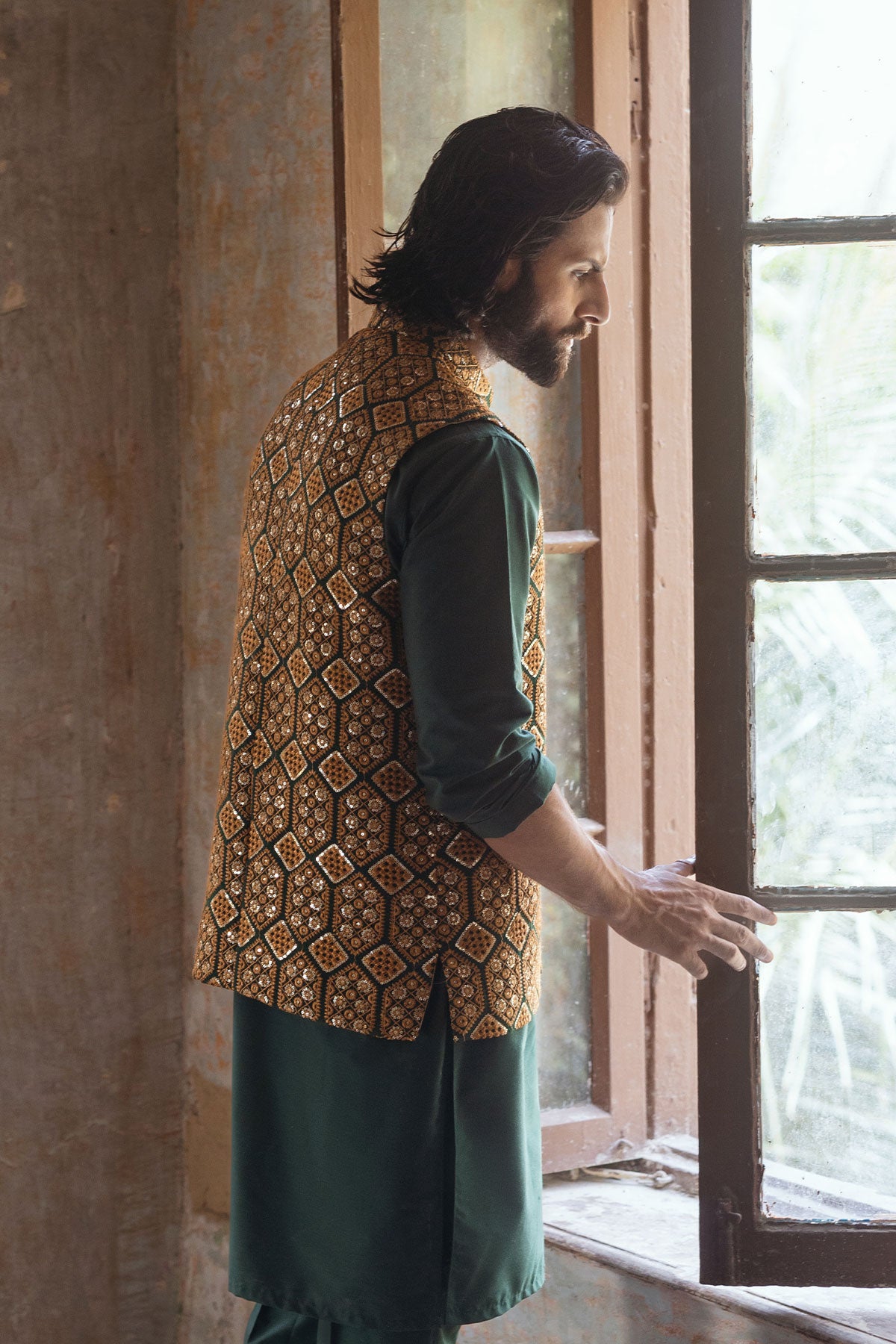 Emerald Green Geometric Embroidered Silk-Blend Waistcoat (2-Piece) - Image 3