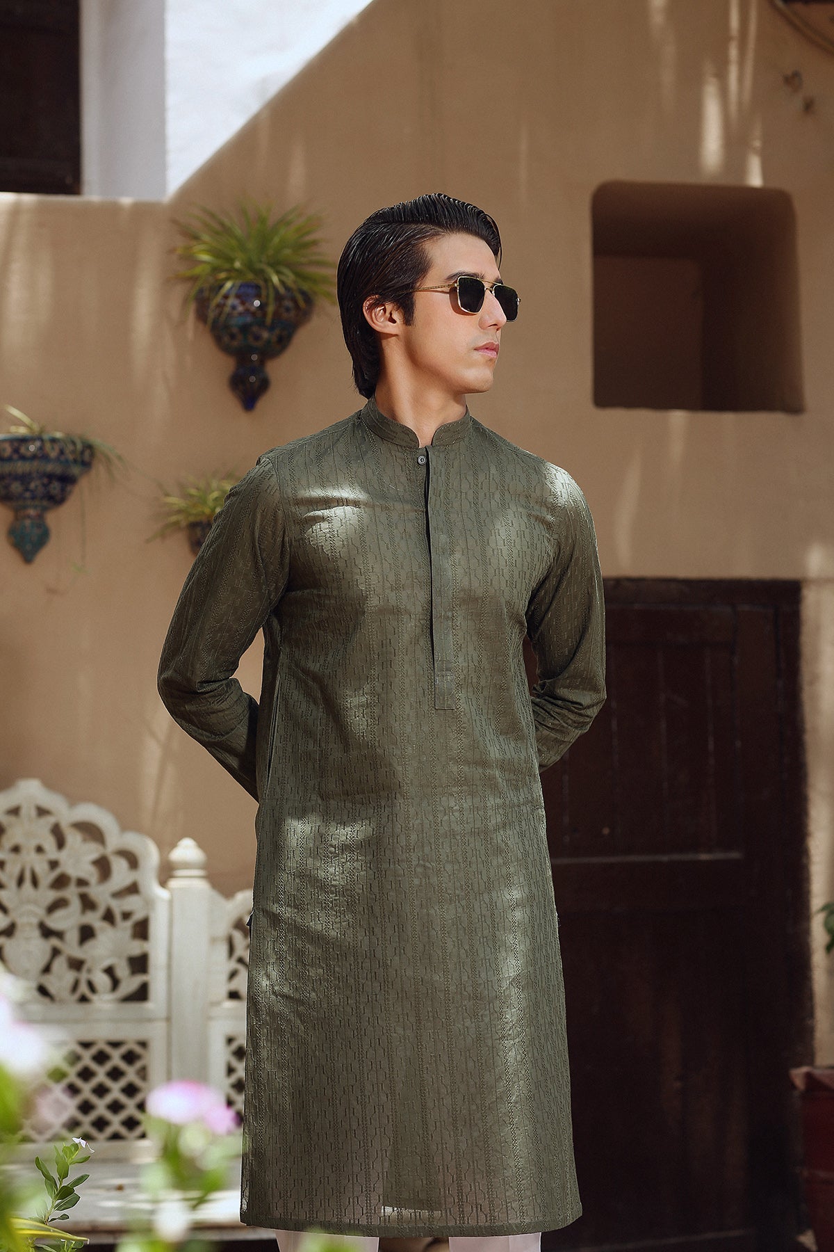 Green Embroidered Egyptian Cotton Lawn Kurta (2-Piece) - Image 5