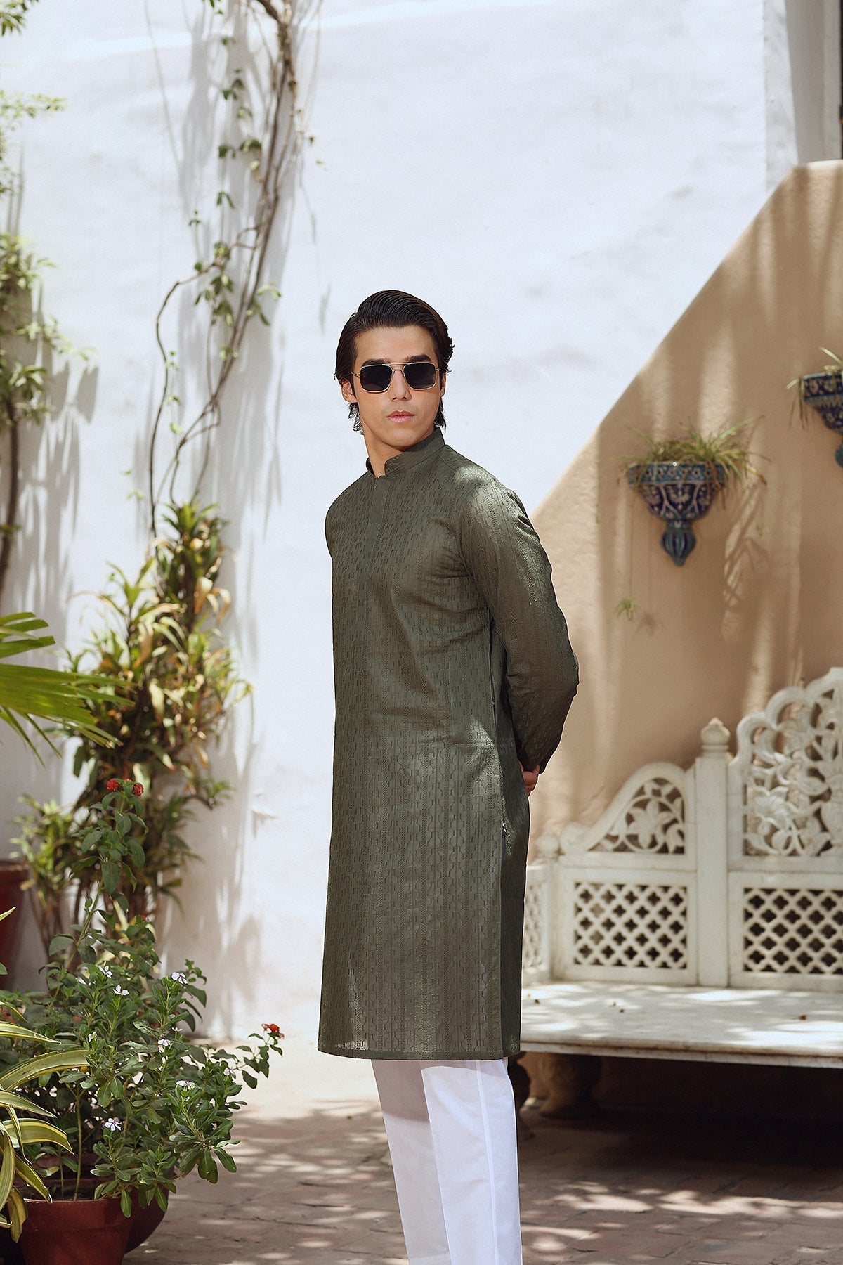 Green Embroidered Egyptian Cotton Lawn Kurta (2-Piece) - Image 7