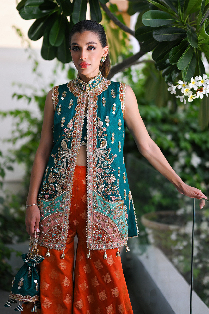 Emerald Green Zardozi Jamawar Jacket & Brocade Gharara (3-Piece) - Image 11