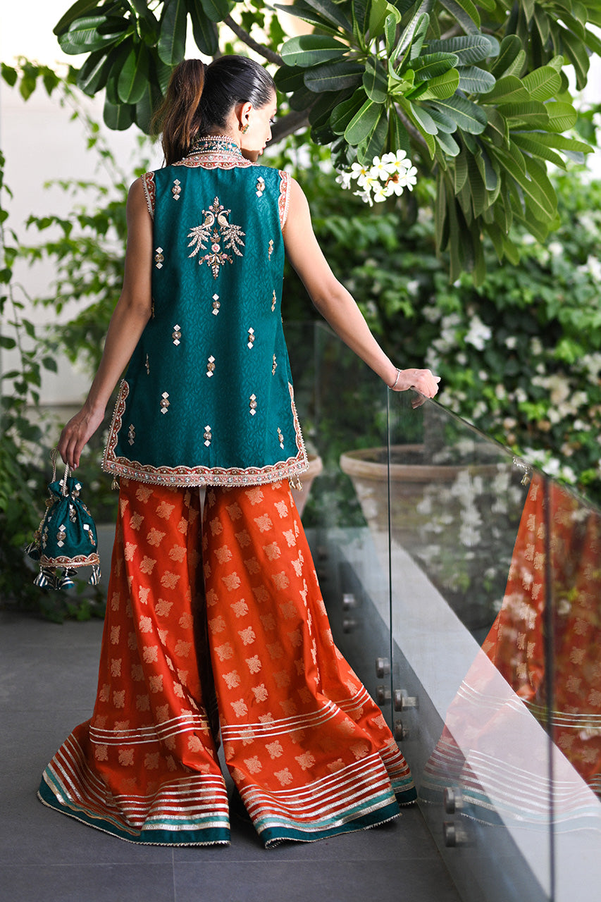 Emerald Green Zardozi Jamawar Jacket & Brocade Gharara (3-Piece) - Image 2