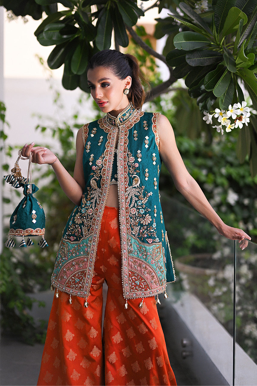 Emerald Green Zardozi Jamawar Jacket & Brocade Gharara (3-Piece) - Image 3