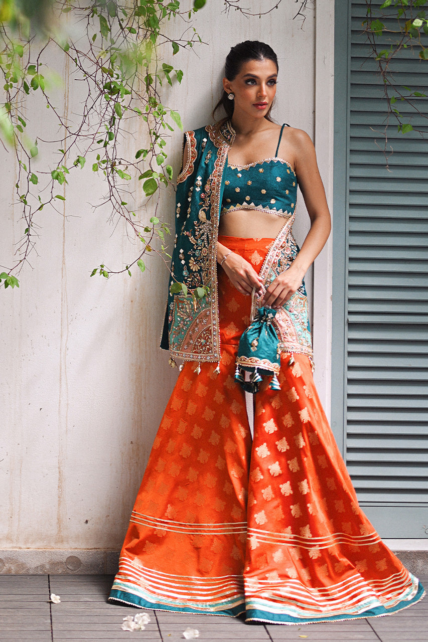 Emerald Green Zardozi Jamawar Jacket & Brocade Gharara (2-Piece) - Image 9