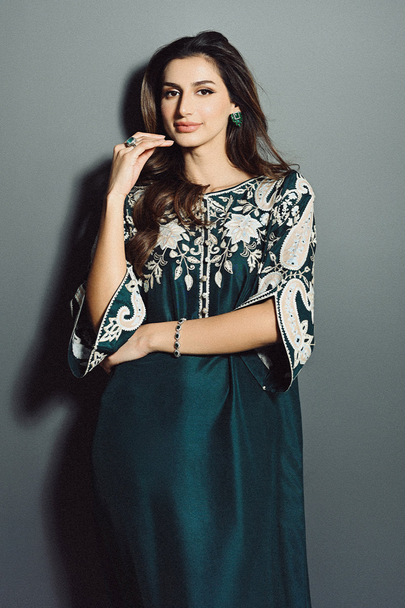 Pakistani Emerald Green Aari Embroidered Silk Kaftan (1-Pc) - Image 7
