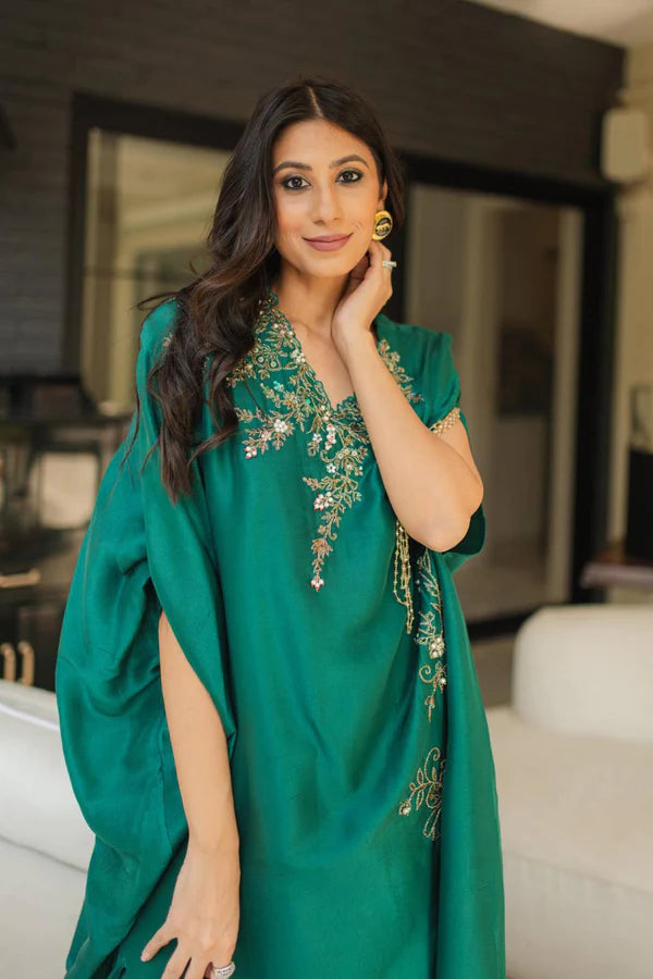 Pakistani Emerald Green Embellished Silk Kaftan (2-Piece) - Image 2