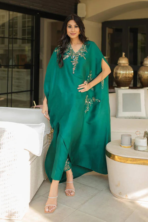 Pakistani Emerald Green Embellished Silk Kaftan (2-Piece) - Image 3