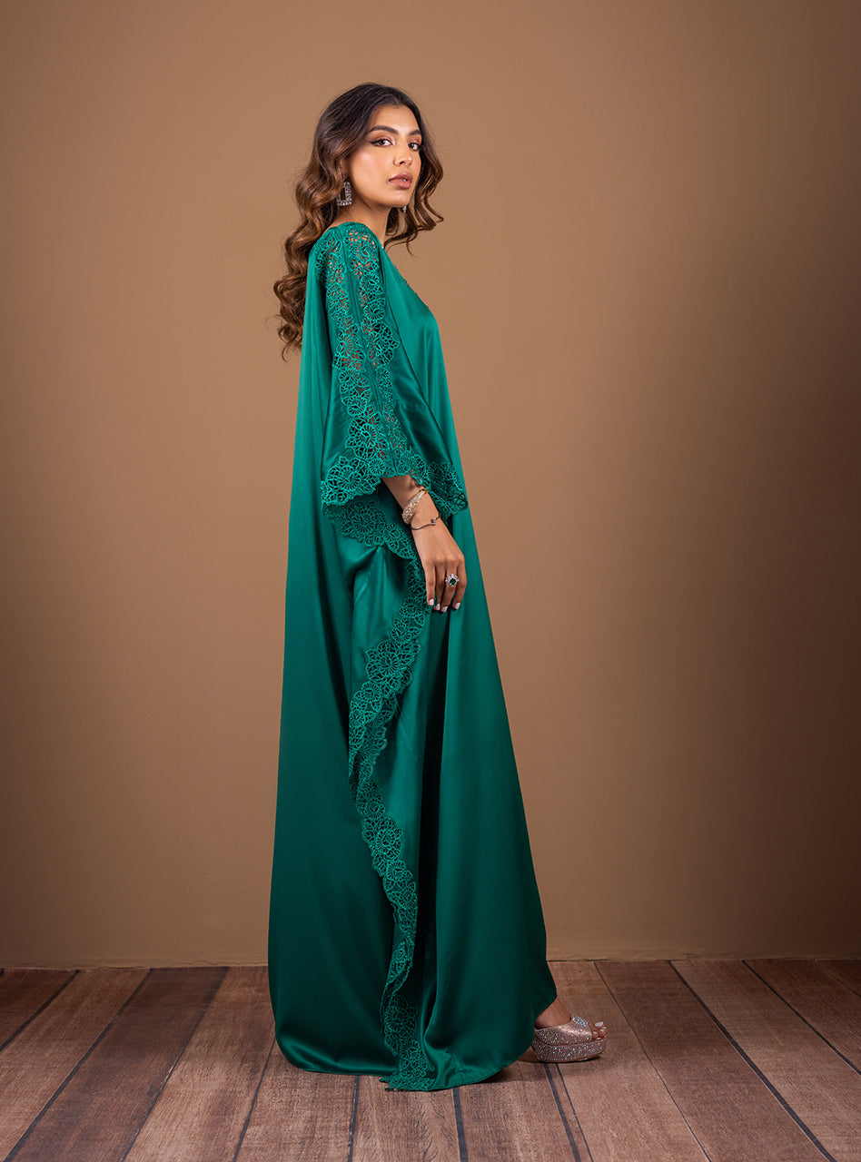 Pakistani Emerald Green Lace Shamose Silk Kaftan (2-Piece) - Image 4