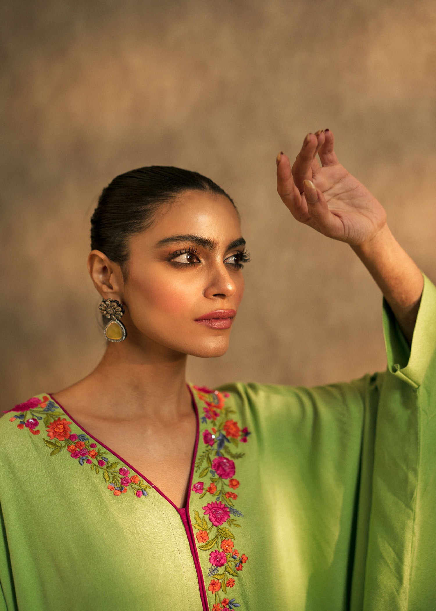 Neon Green Embroidered Blended Grip Silk Kaftan (1-Pc) - Image 3