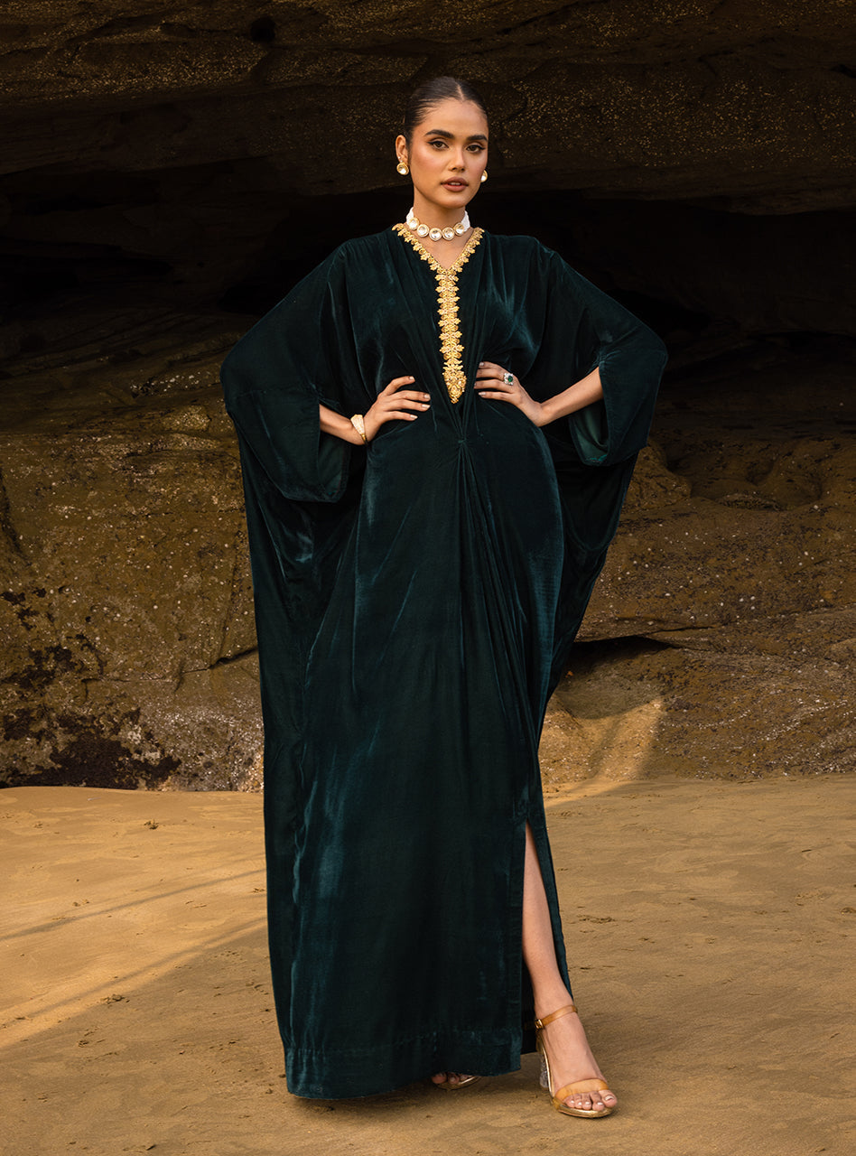 Pakistani Deep Emerald Gold Embroidered Velvet Kaftan (1-Pc) - Image 1