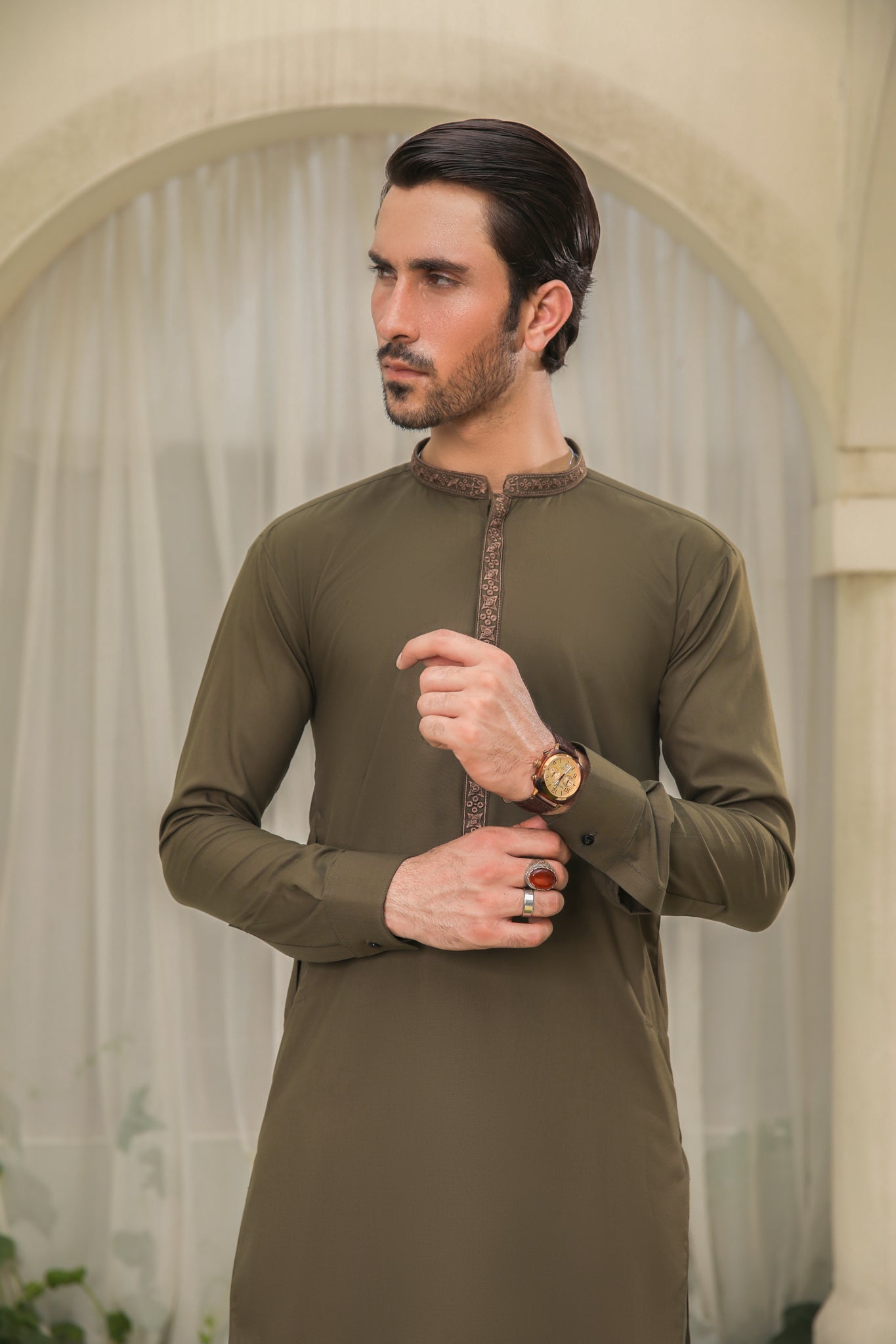 Olive Green Embroidered Blended Fabric Kurta Pajama (2-Piece) - Image 3