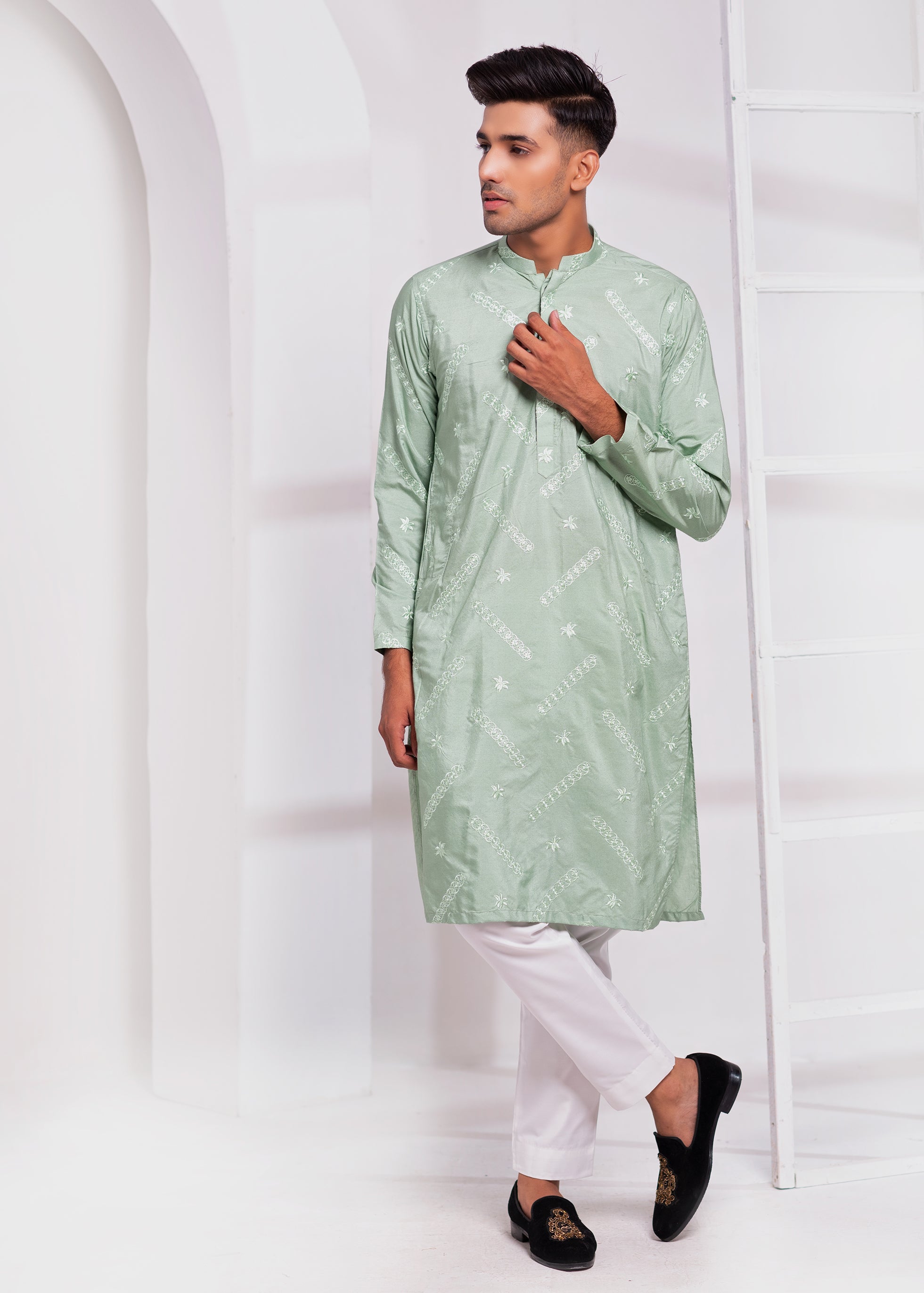 Mint Green Embroidered Cotton Kurta Pajama (2-Piece) - Image 4