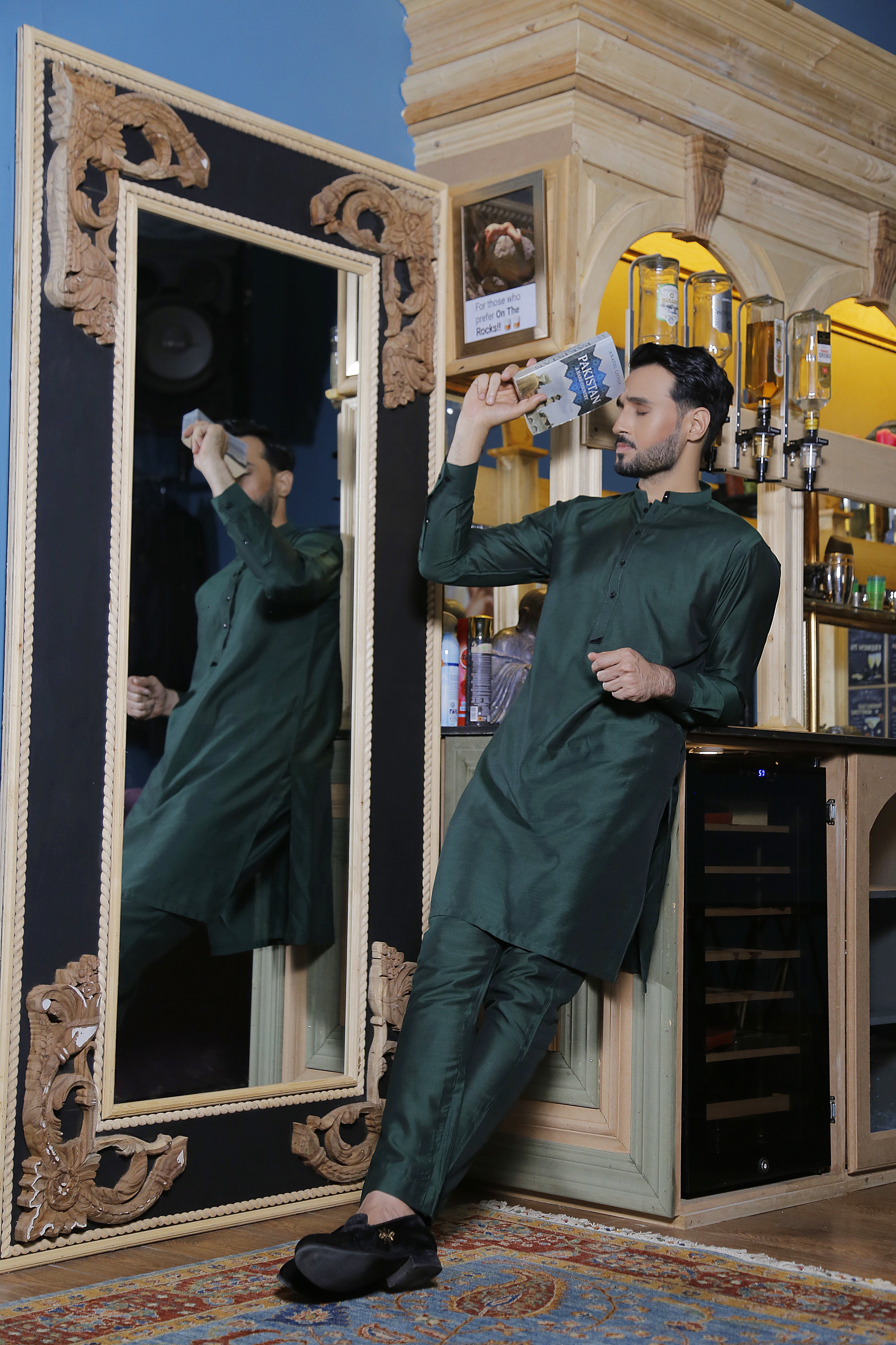 Deep Green Cotton Silk Kurta Pajama (2-Piece) - Image 3