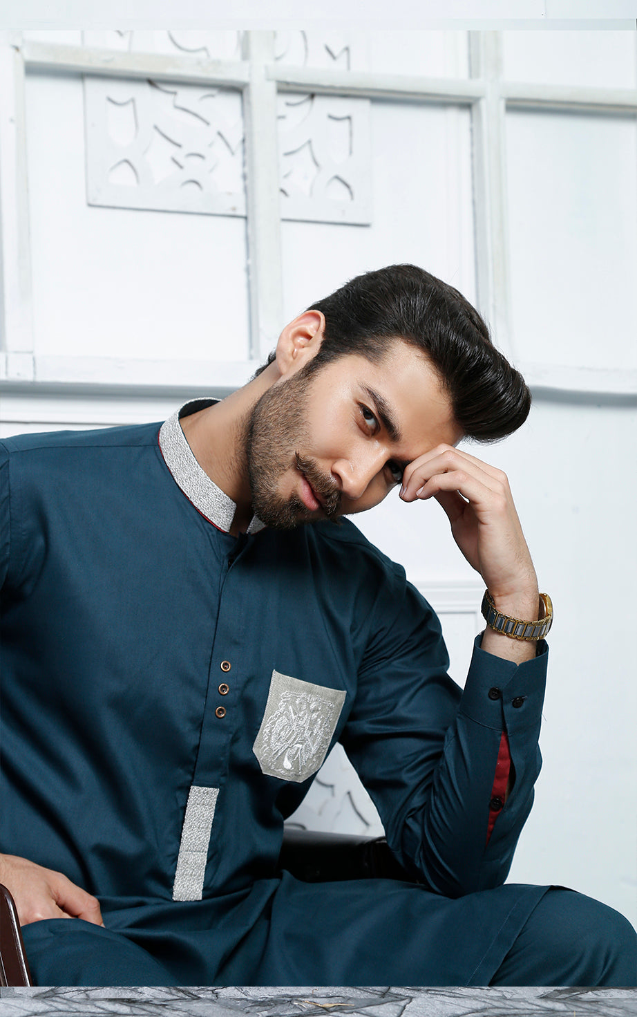 Sea Green Embroidered Cotton-Silk Kurta Pajama (2-Piece) - Image 1