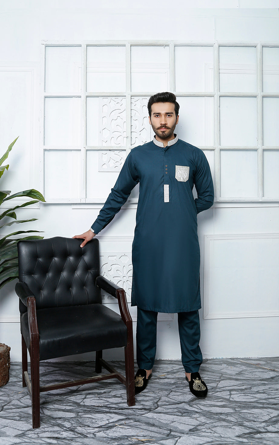 Sea Green Embroidered Cotton-Silk Kurta Pajama (2-Piece) - Image 2