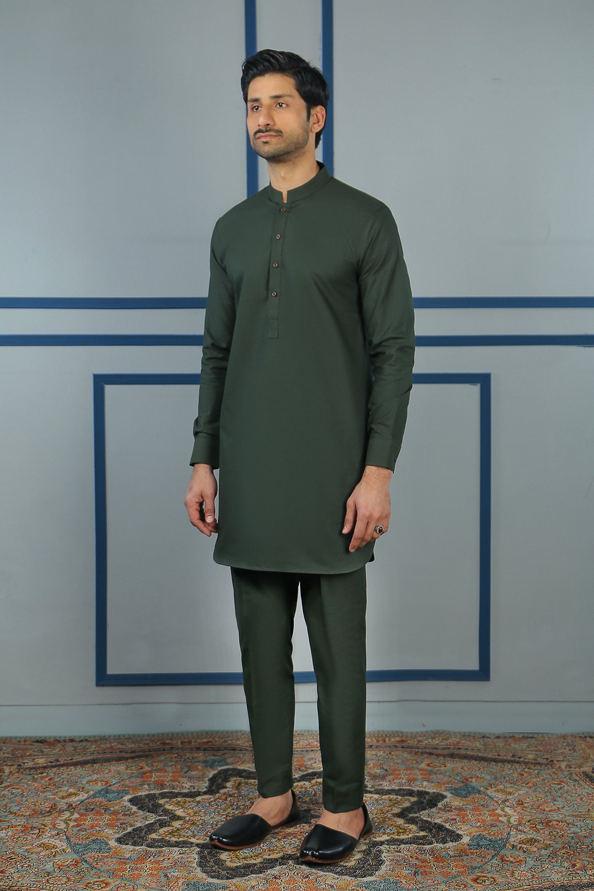 Deep Green Hand-Loomed Kurta Pajama (2-Piece) - Image 2