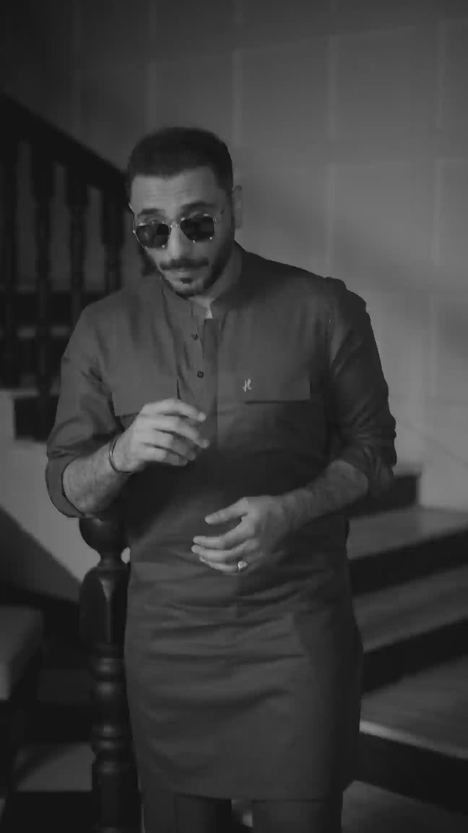 Deep Green Linen Sherwani Collar Kurta Pajama (2-Piece) - Image 1