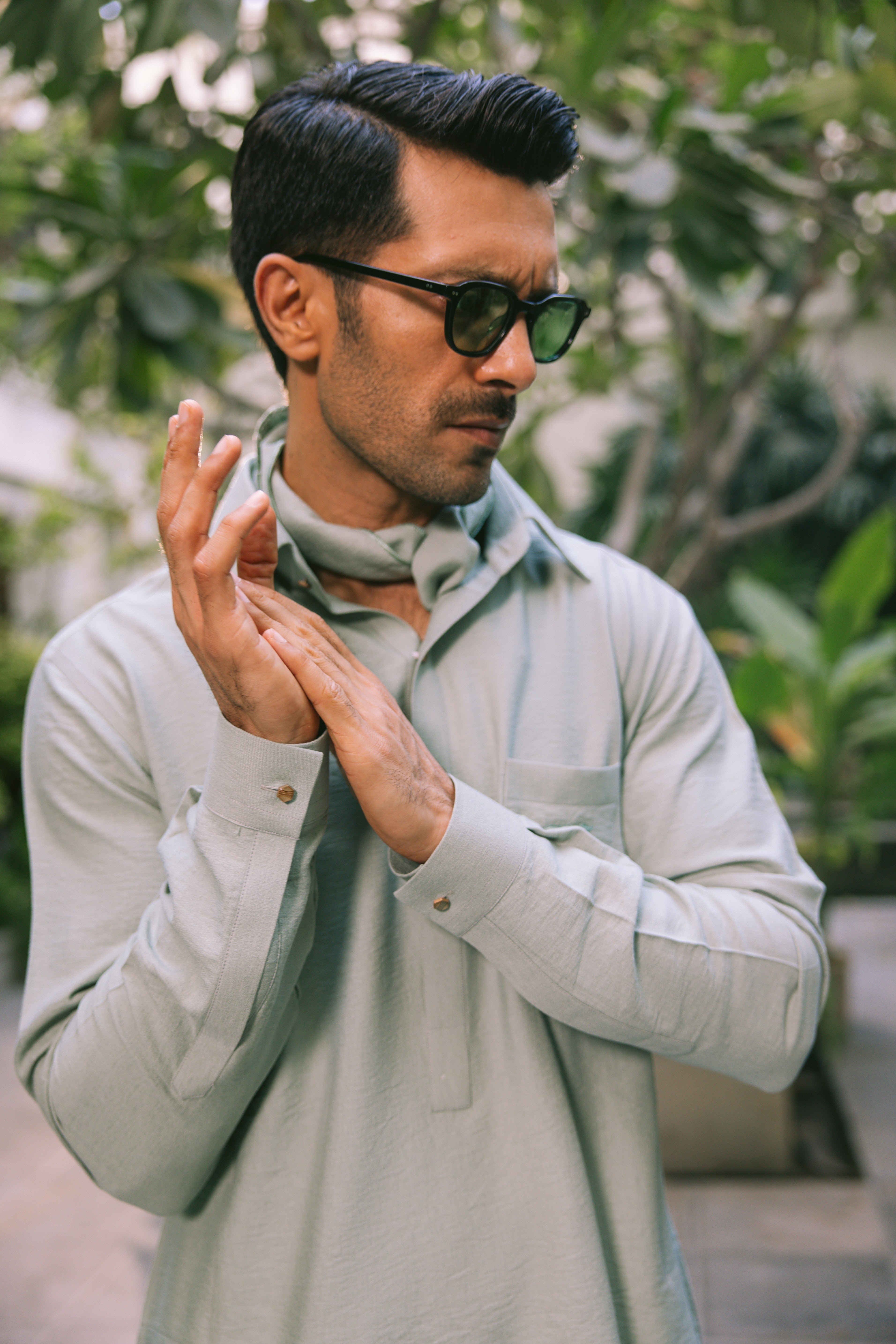 Mint Green Embroidered Linen Kurta Pajama (2-Piece) - Image 3