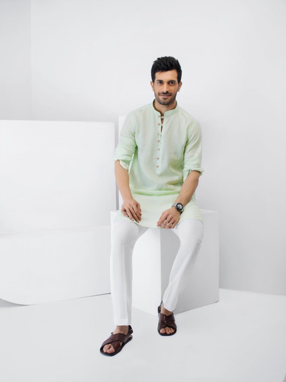 Mint Green Linen Kurta Pajama (2-Piece) - Image 2