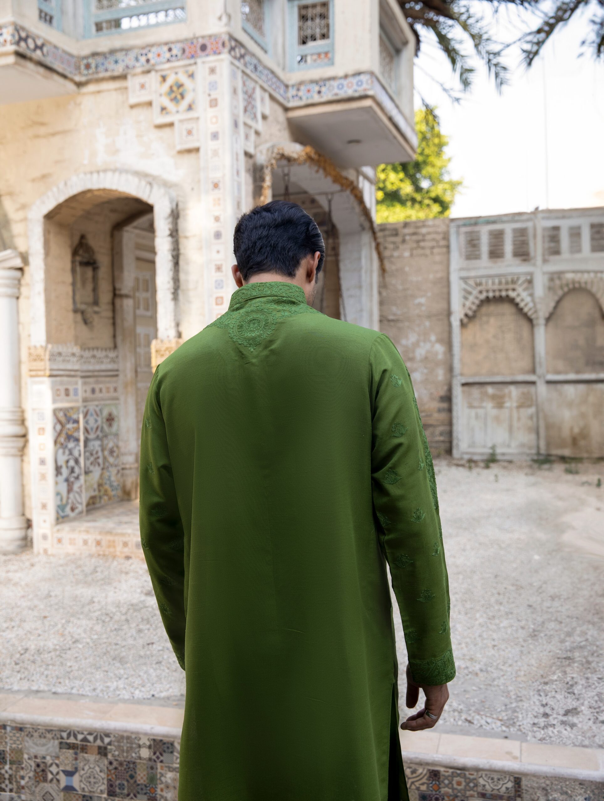 Green Embroidered Synthetic Raw Silk Kurta Pajama (2-Piece) - Image 3