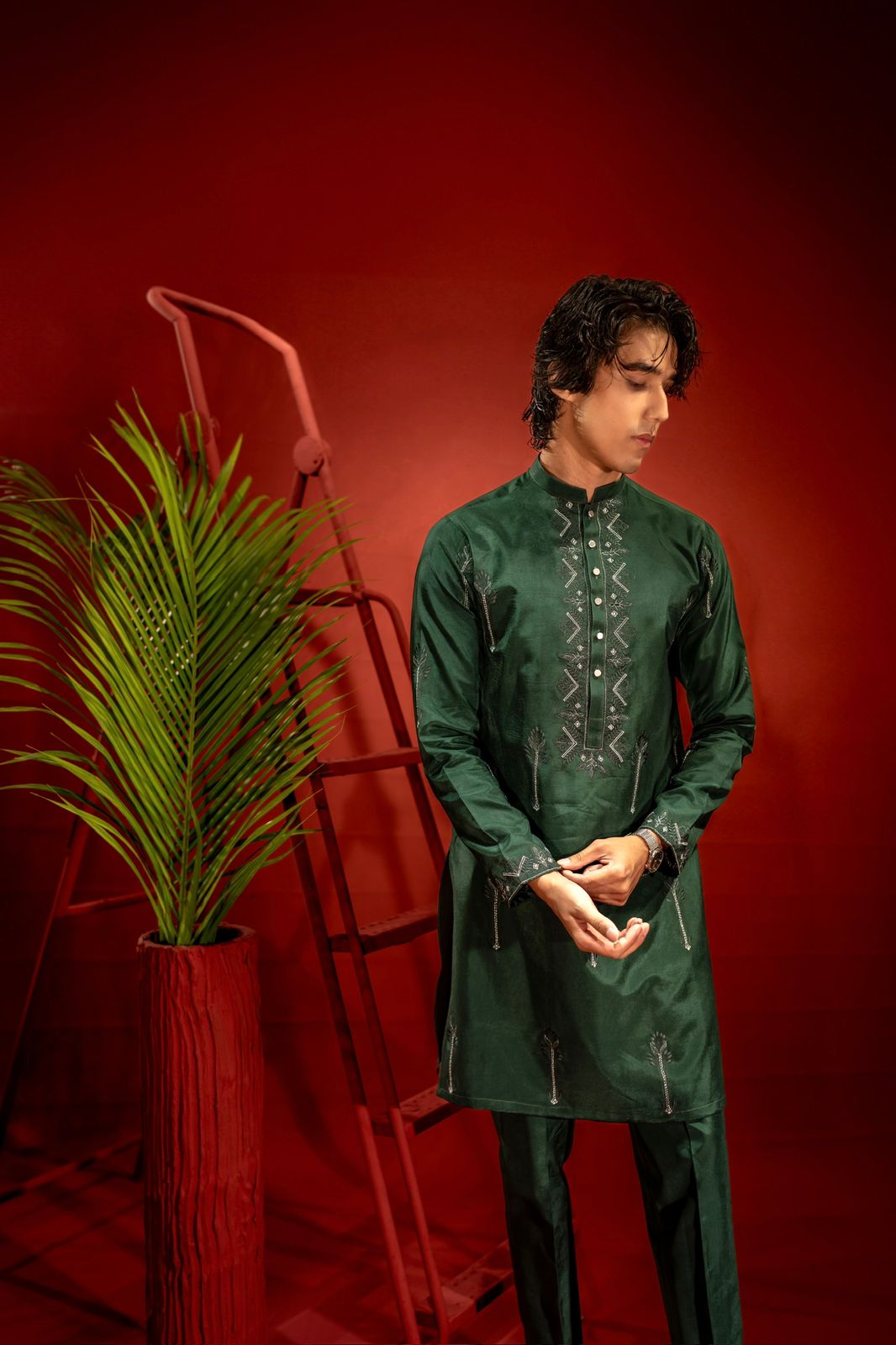 Bottle Green Embroidered Silk Kurta Pajama (2-Piece) - Image 2
