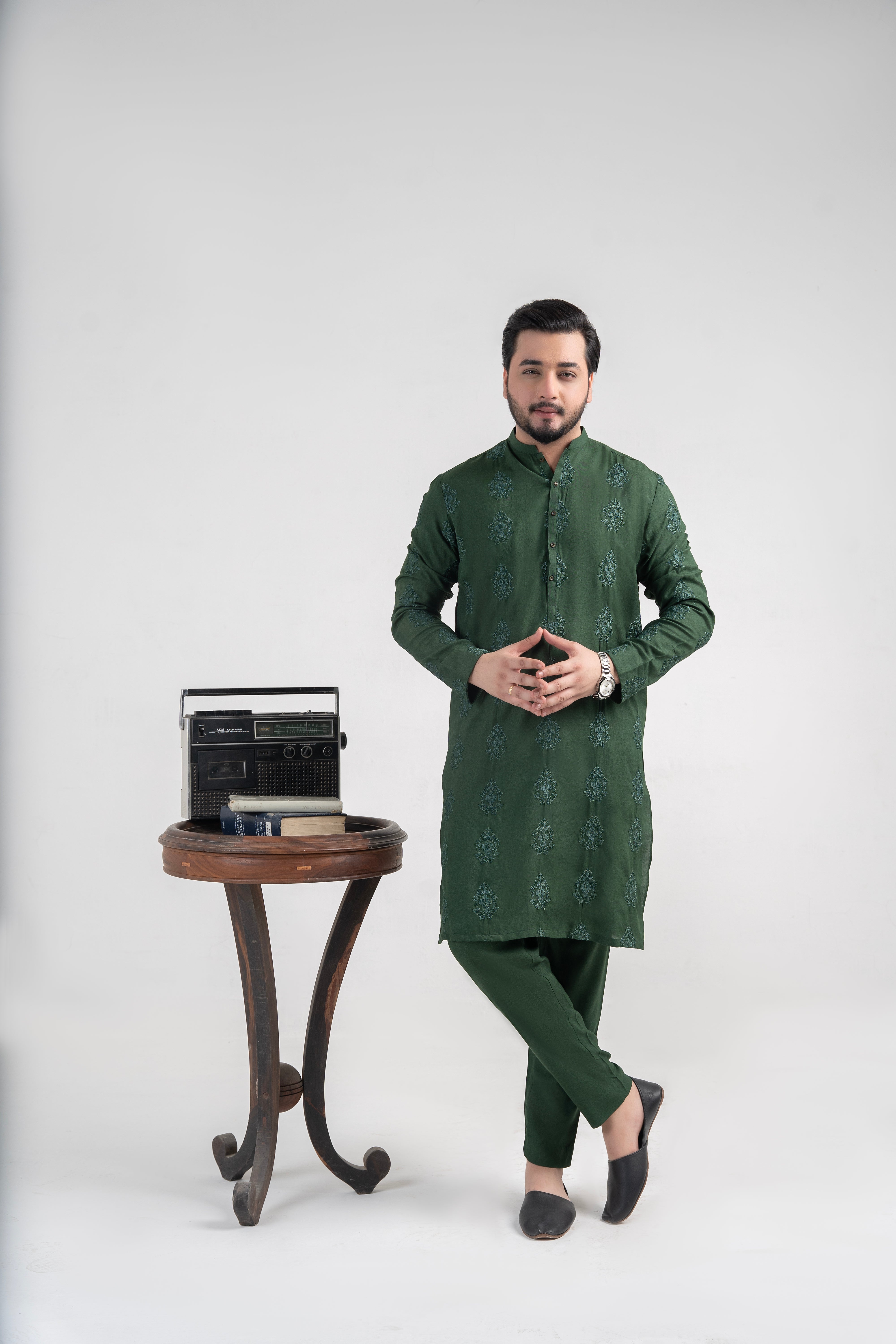 Bottle Green Woven Wash-&-Wear Kurta Pajama (2-Piece) - Image 1